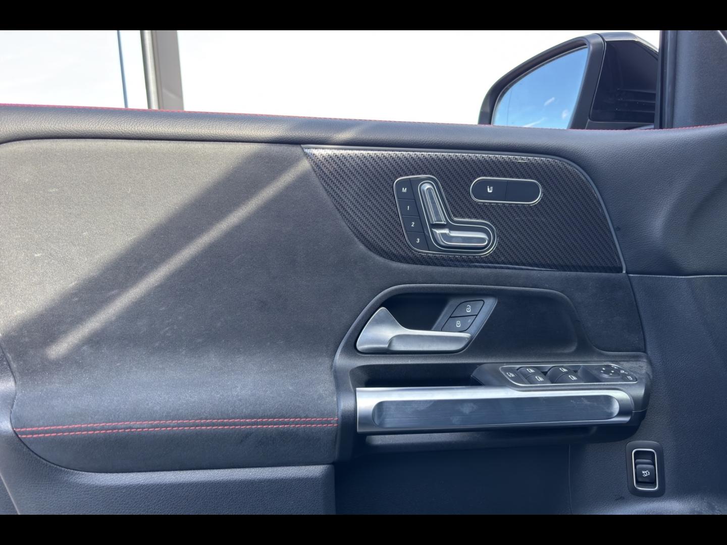 Image MERCEDES-BENZ GLB 200 d 150ch AMG Line 8G-DCT
