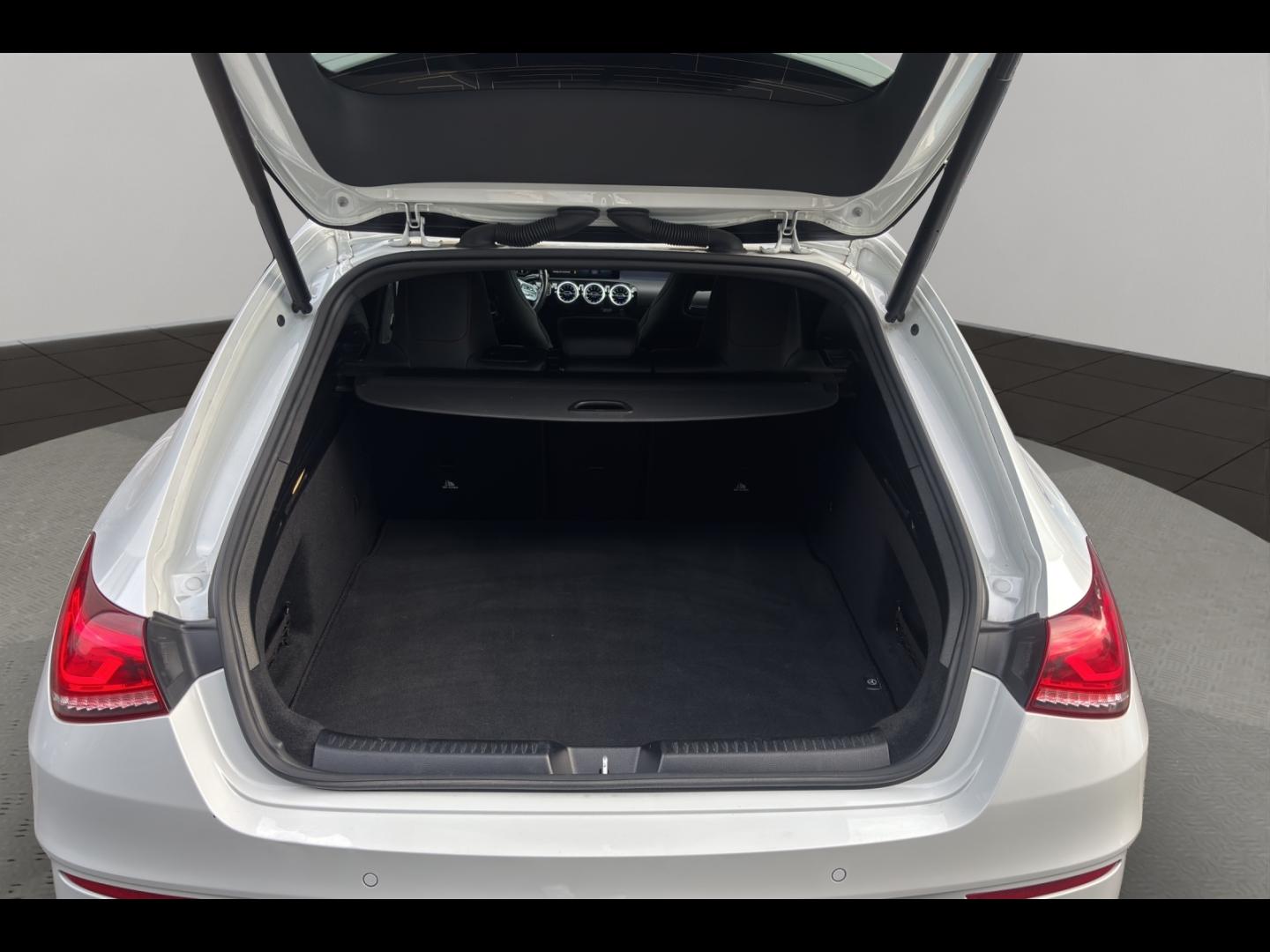 Image MERCEDES-BENZ CLA Shooting Brake 220 d 190ch AMG Line 8G-DCT