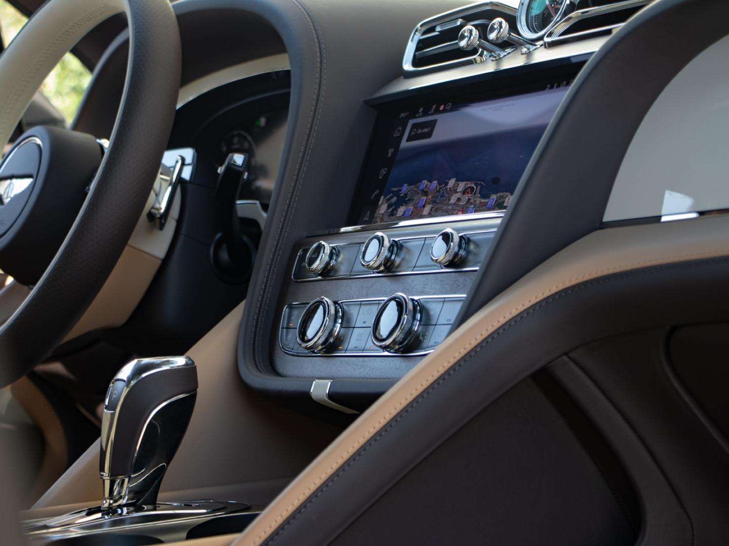 Image BENTLEY BENTAYGA EWB Artenara V8 4.0 550ch