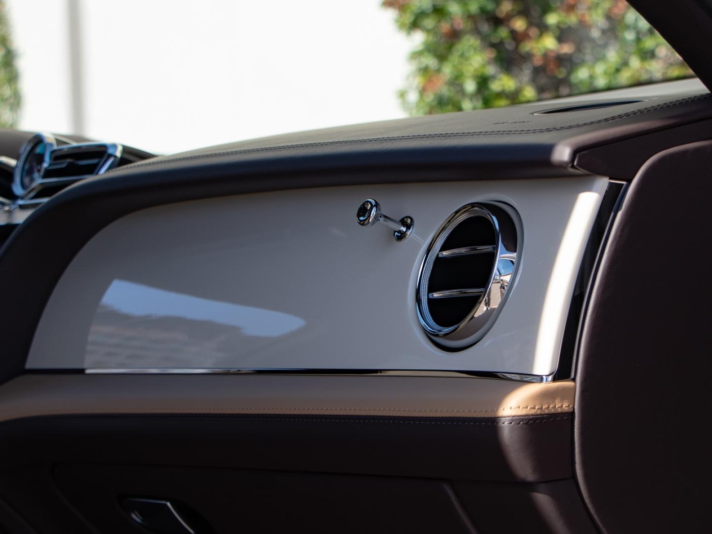 Image BENTLEY BENTAYGA EWB Artenara V8 4.0 550ch