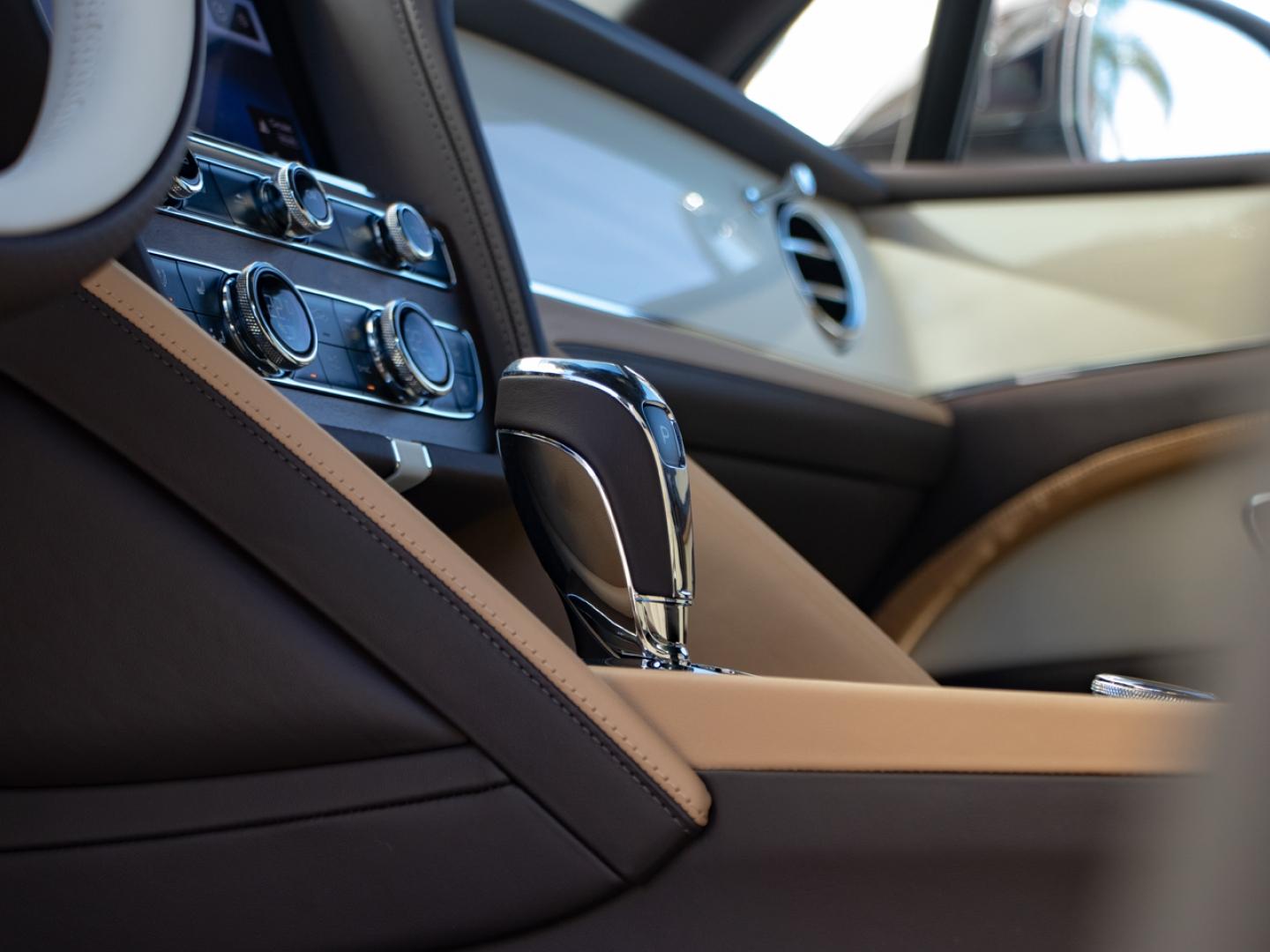 Image BENTLEY BENTAYGA EWB Artenara V8 4.0 550ch