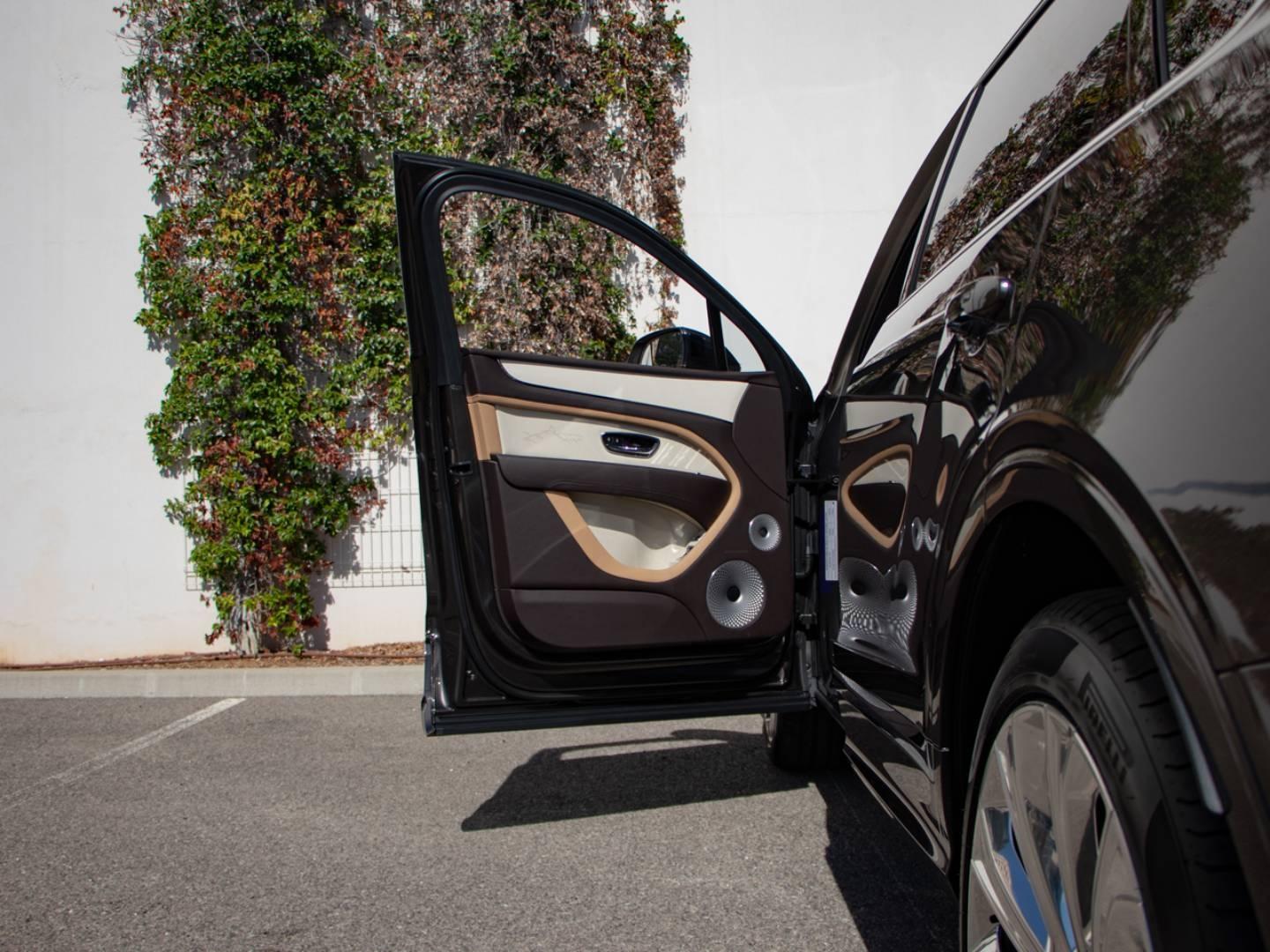Image BENTLEY BENTAYGA EWB Artenara V8 4.0 550ch