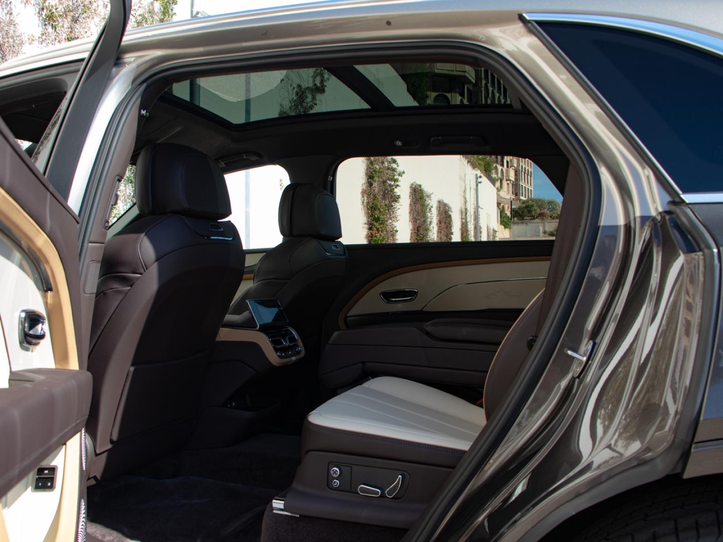 Image BENTLEY BENTAYGA EWB Artenara V8 4.0 550ch