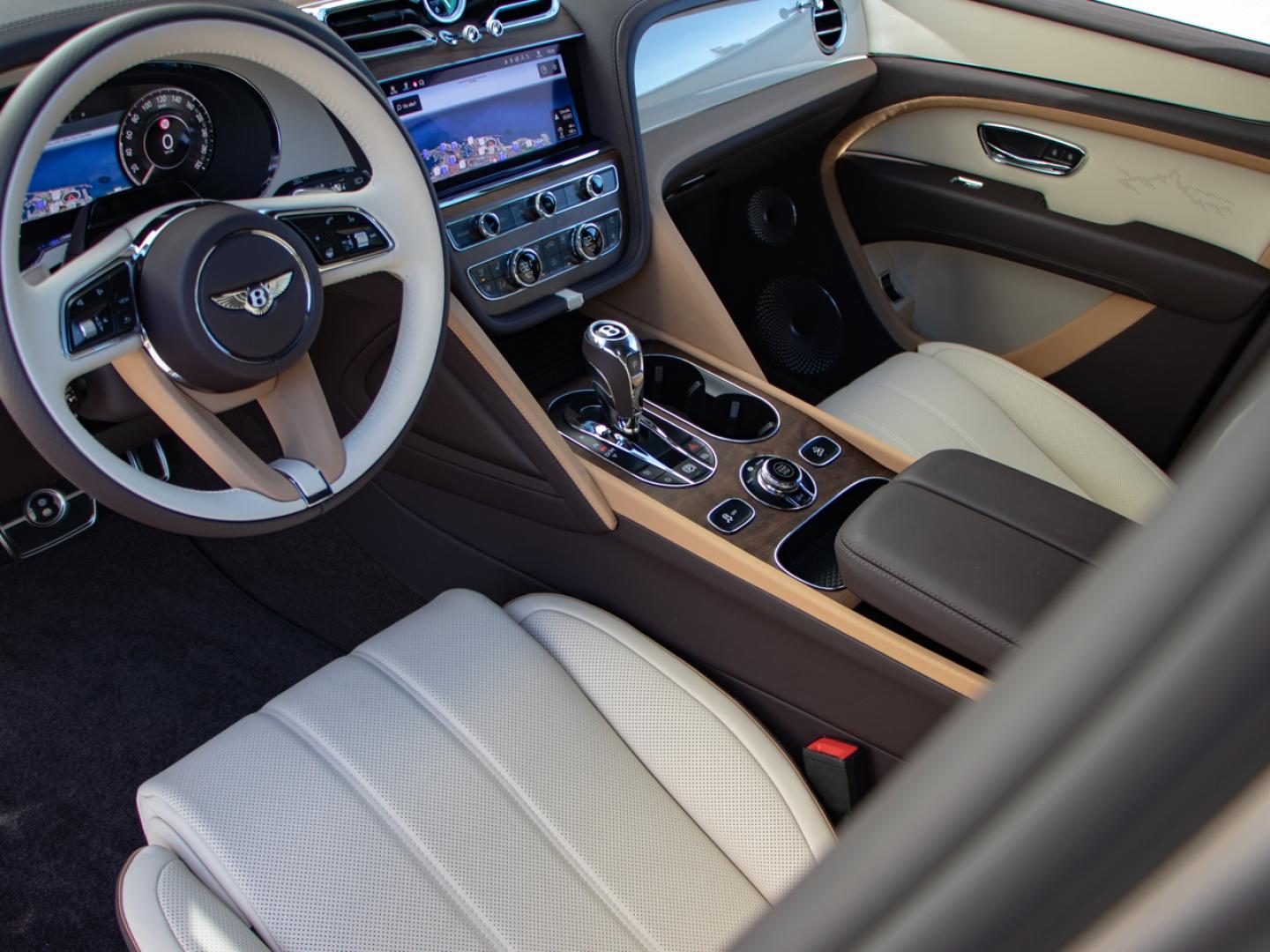 Image BENTLEY BENTAYGA EWB Artenara V8 4.0 550ch