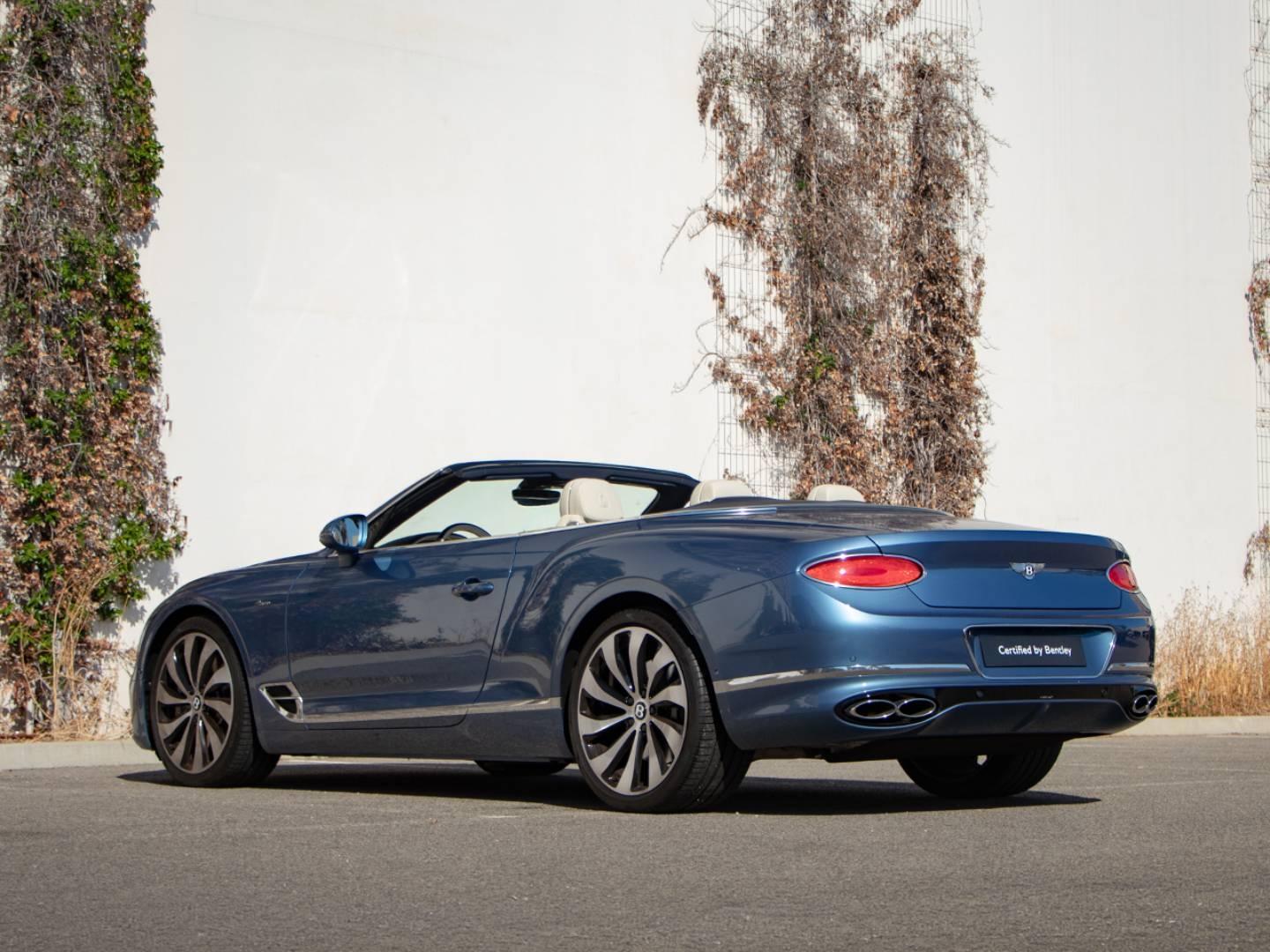 Image BENTLEY CONTINENTAL GTC Azure V8 4.0 550ch