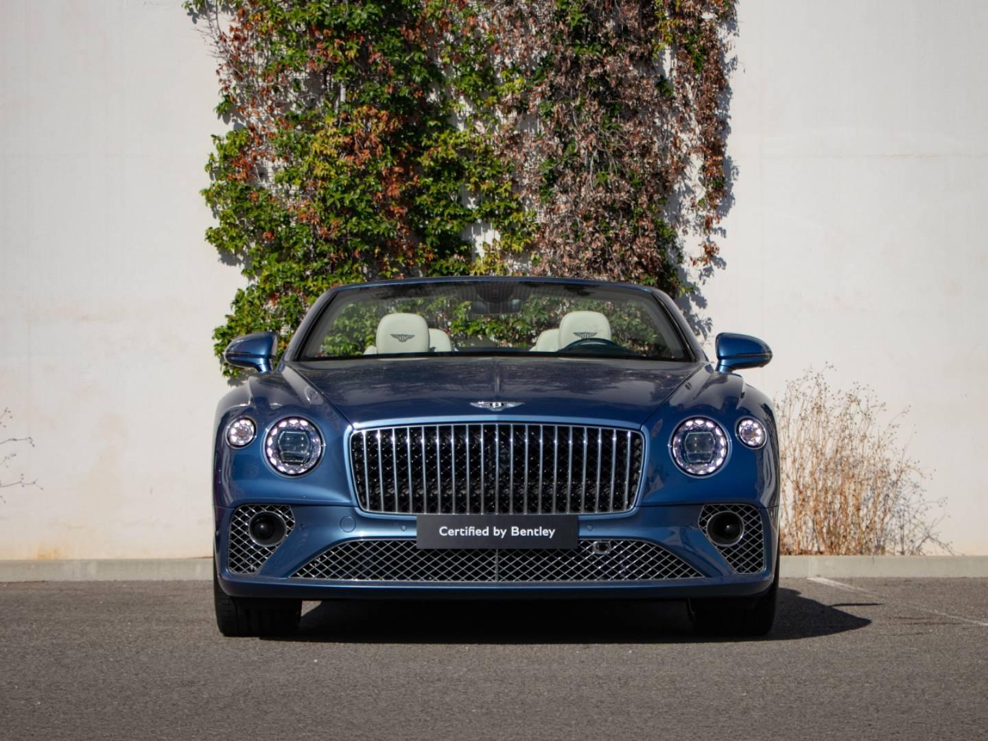 Photo BENTLEY CONTINENTAL GTC Azure V8 4.0 550ch