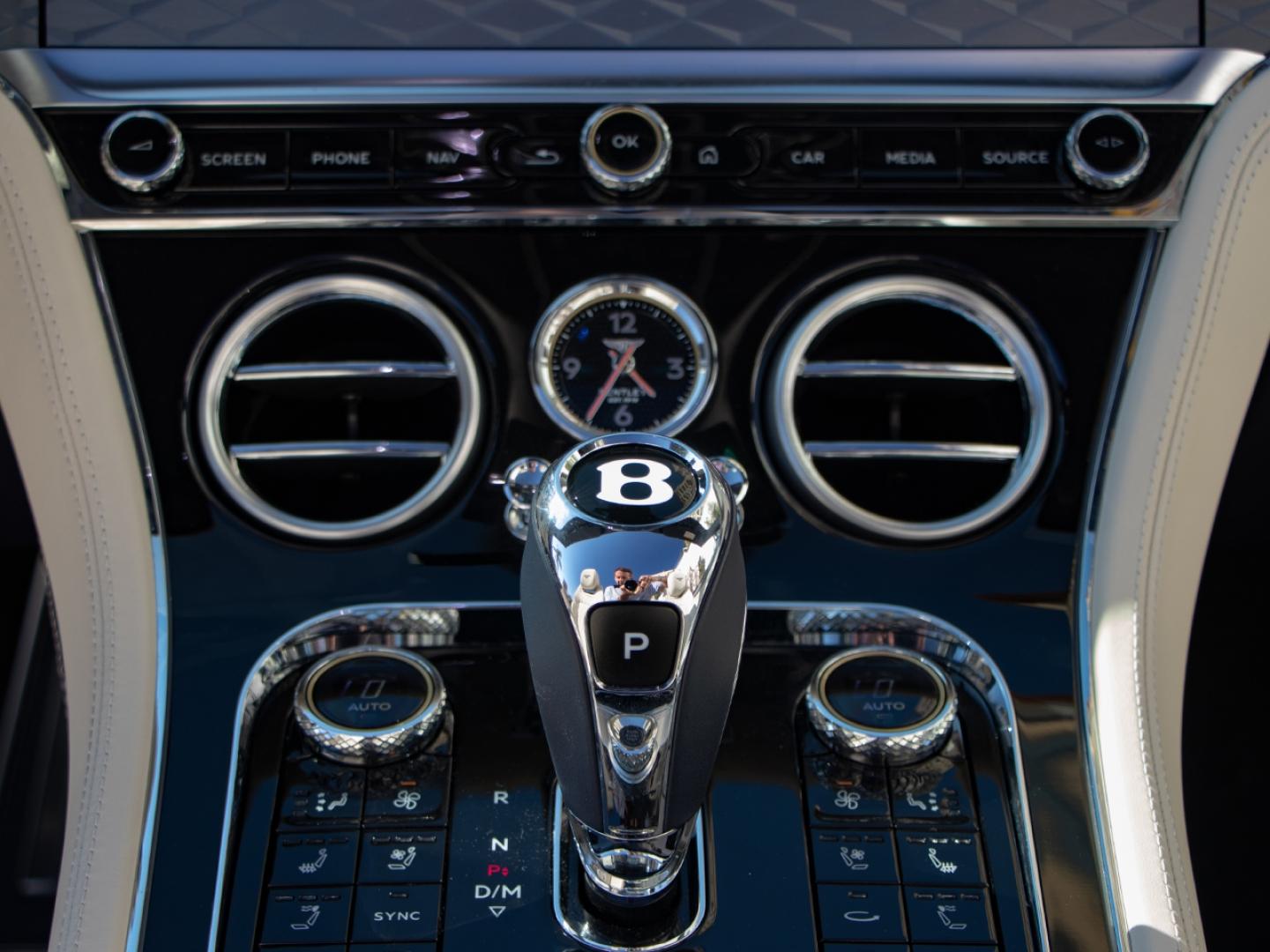 Image BENTLEY CONTINENTAL GTC Azure V8 4.0 550ch
