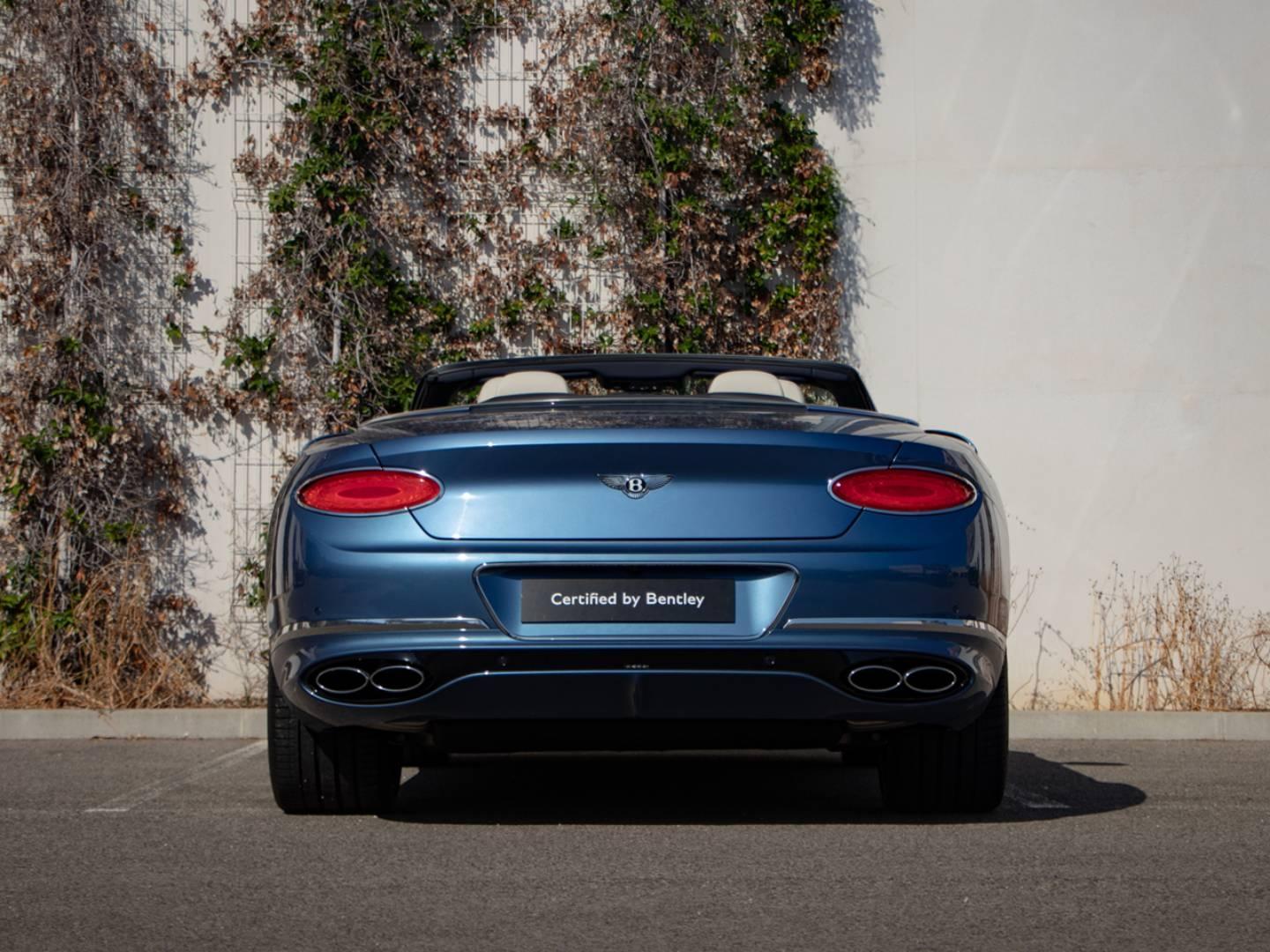 Image BENTLEY CONTINENTAL GTC Azure V8 4.0 550ch