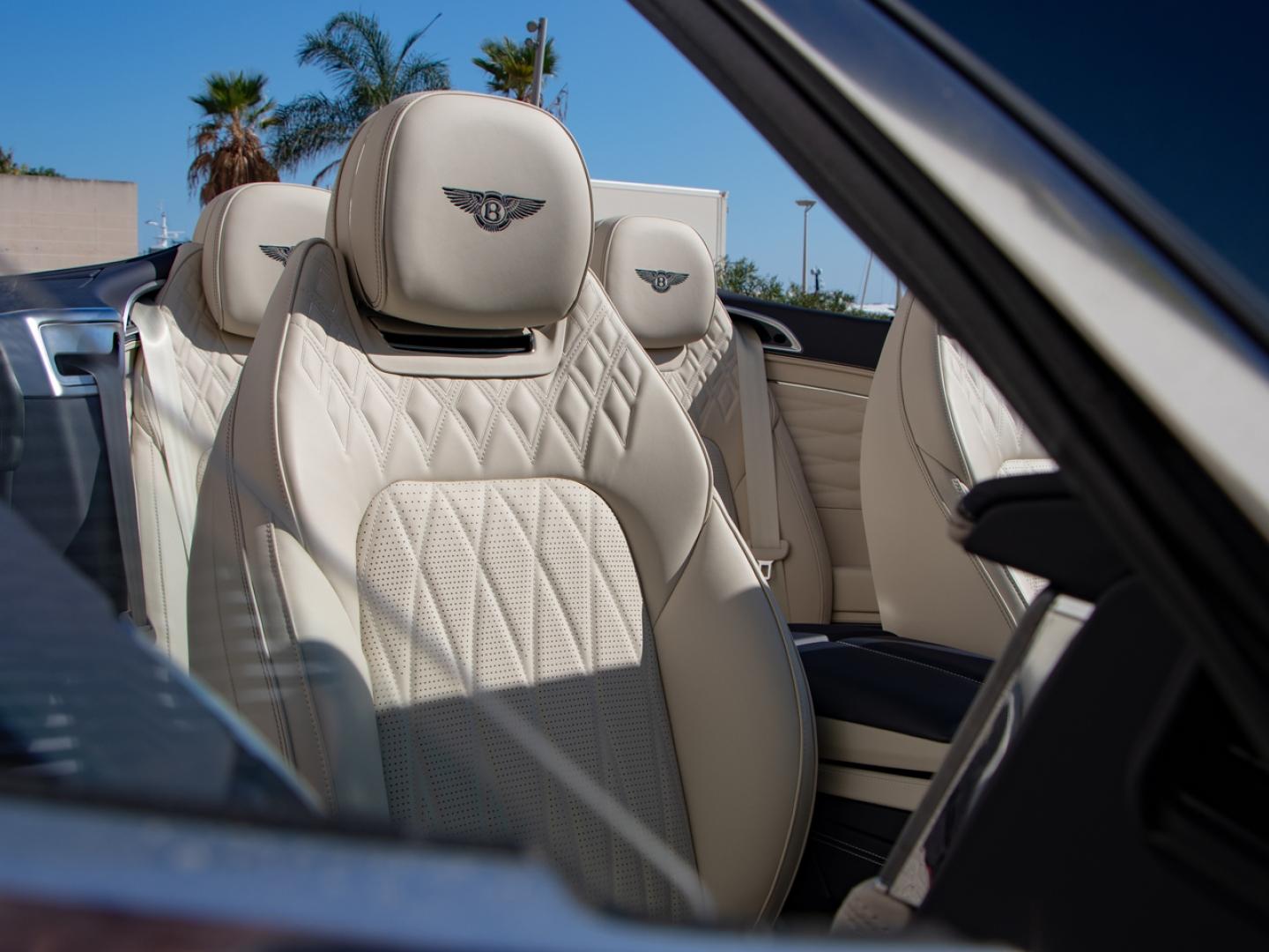Image BENTLEY CONTINENTAL GTC Azure V8 4.0 550ch