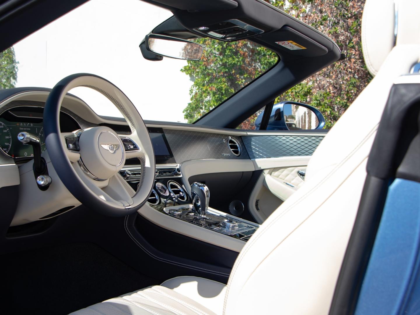 Image BENTLEY CONTINENTAL GTC Azure V8 4.0 550ch