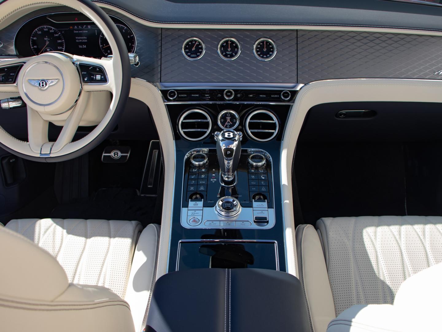 Image BENTLEY CONTINENTAL GTC Azure V8 4.0 550ch