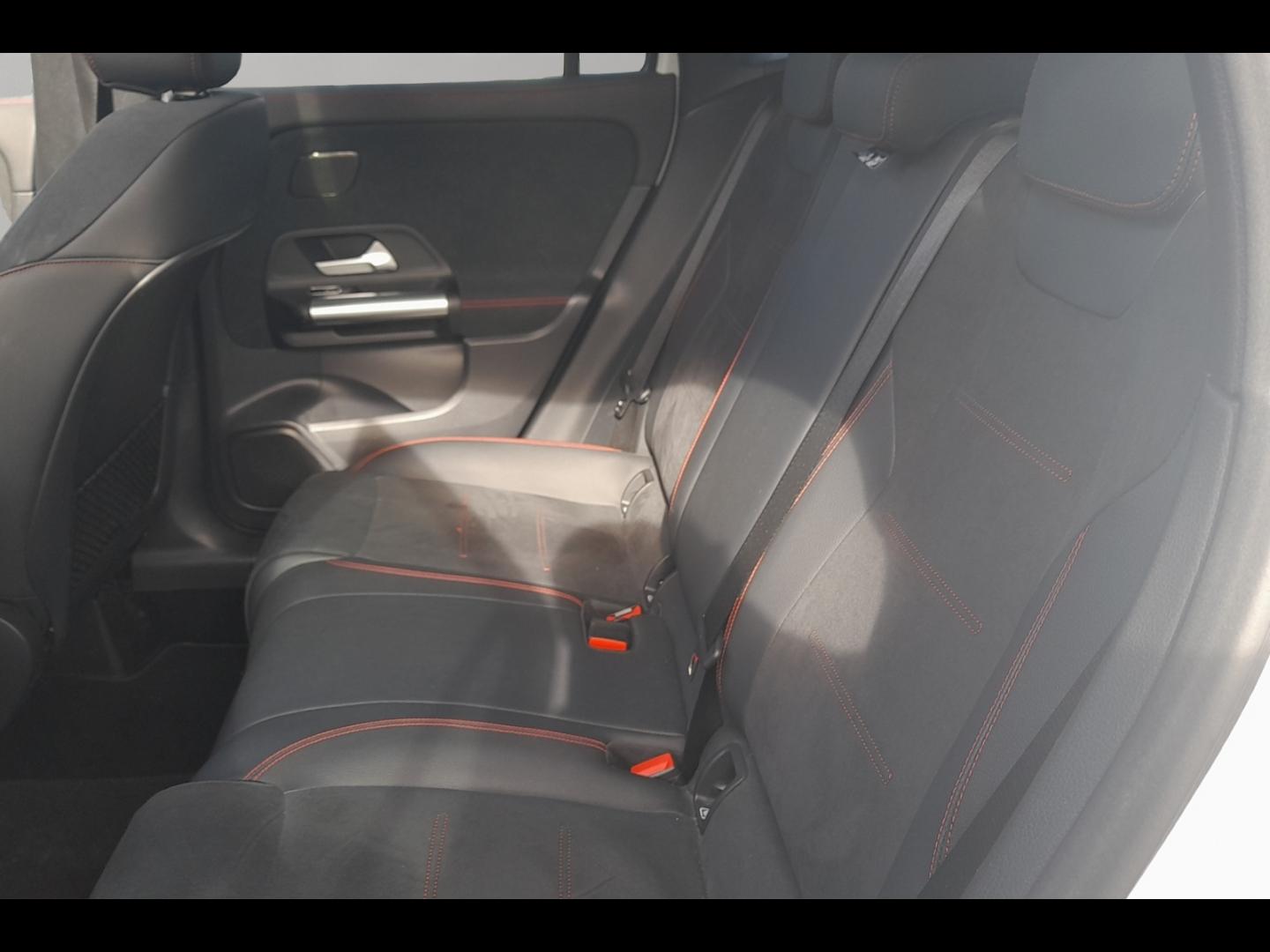 Image MERCEDES-BENZ GLA 200 d 150ch AMG Line 8G-DCT
