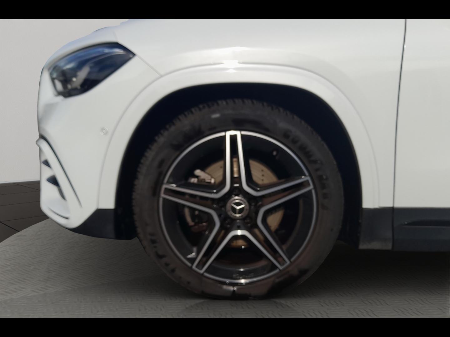 Image MERCEDES-BENZ GLA 200 d 150ch AMG Line 8G-DCT