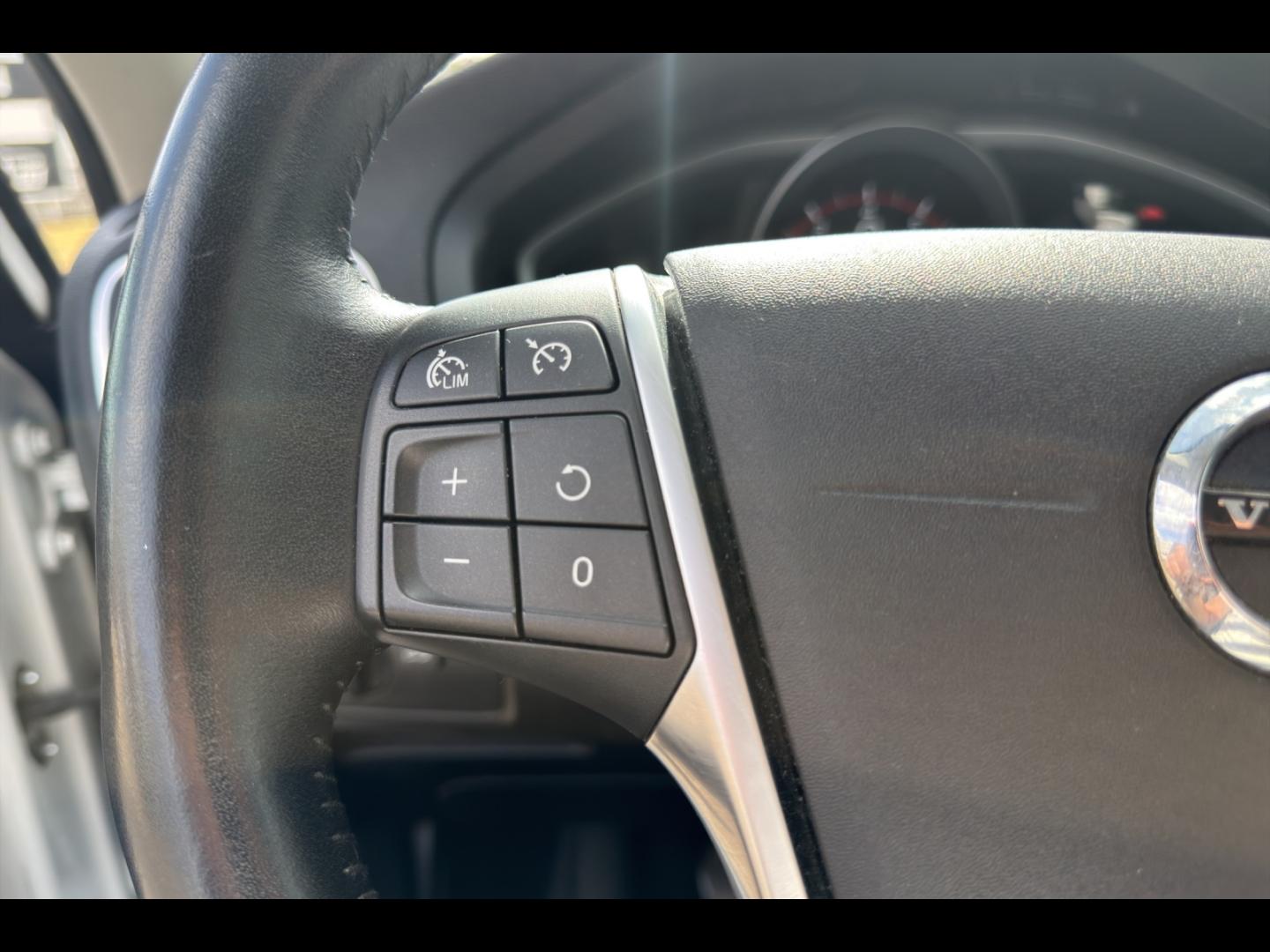 Image VOLVO V40 T2 122ch Edition