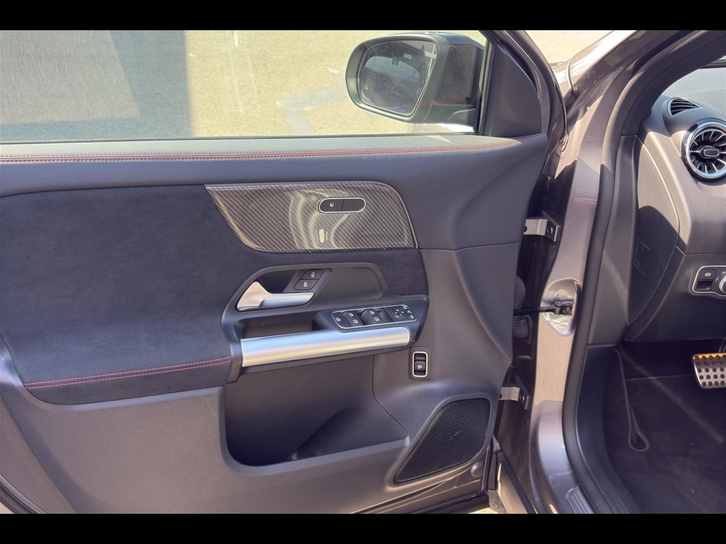 Image MERCEDES-BENZ GLA 200 163ch AMG Line 7G-DCT