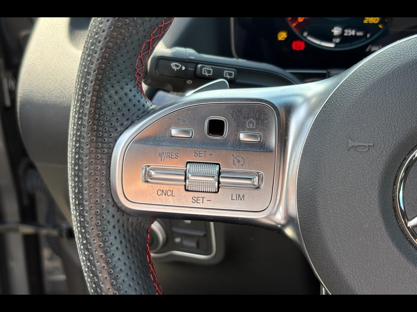 Image MERCEDES-BENZ GLA 200 163ch AMG Line 7G-DCT