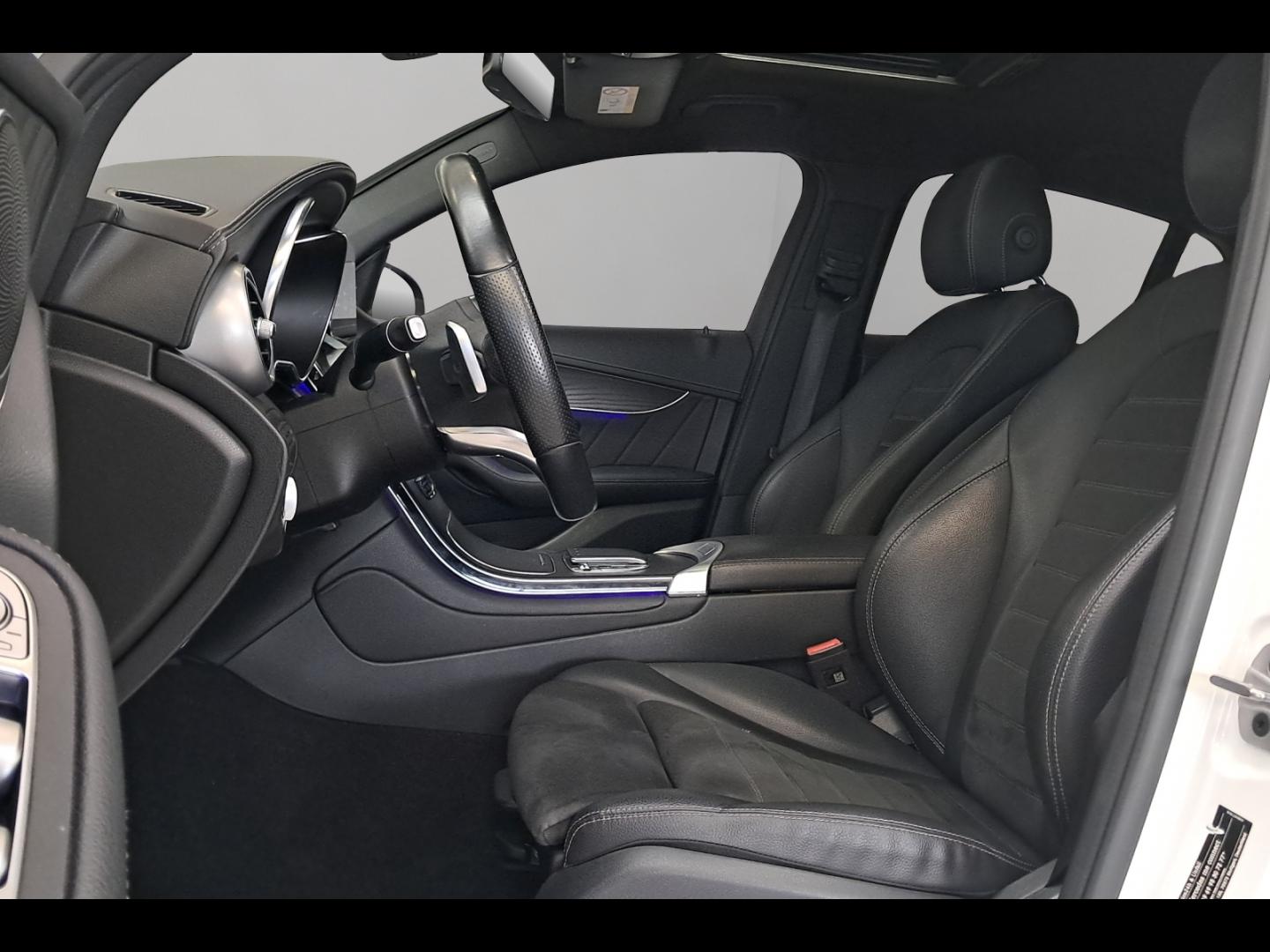 Image MERCEDES-BENZ GLC Coupé 300 de 194+122ch AMG Line 4Matic 9G-Tronic