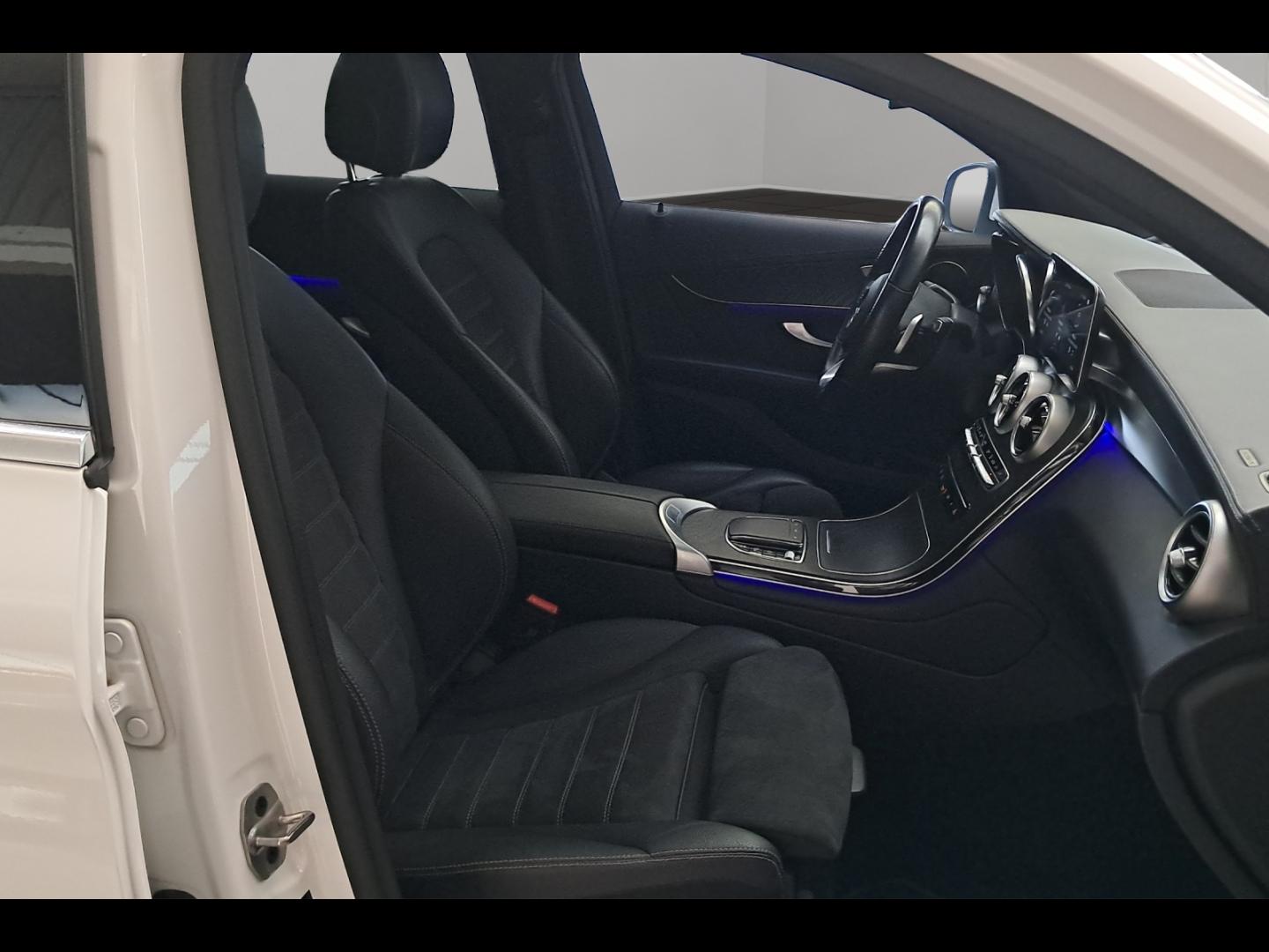 Image MERCEDES-BENZ GLC Coupé 300 de 194+122ch AMG Line 4Matic 9G-Tronic