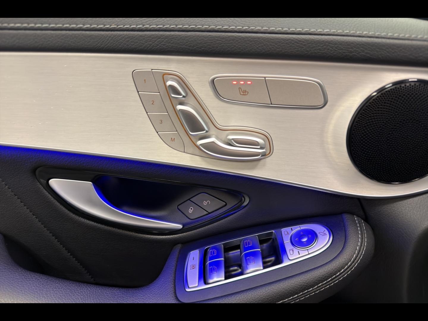 Image MERCEDES-BENZ GLC Coupé 300 de 194+122ch AMG Line 4Matic 9G-Tronic