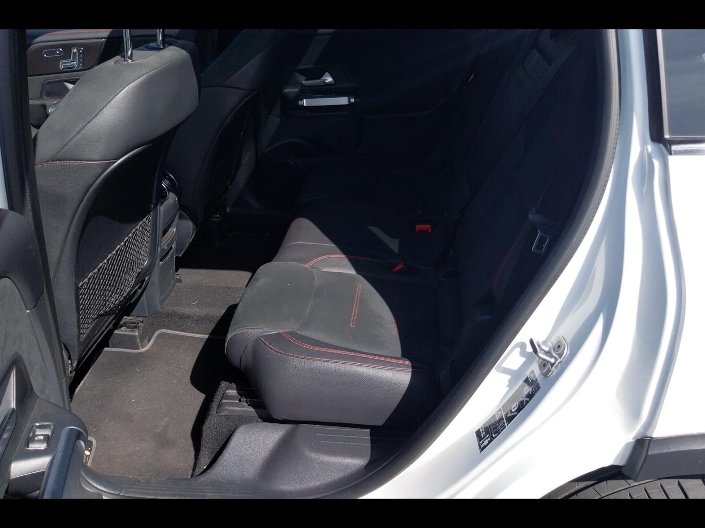Image MERCEDES-BENZ GLB 200 d 150ch AMG Line 8G-DCT