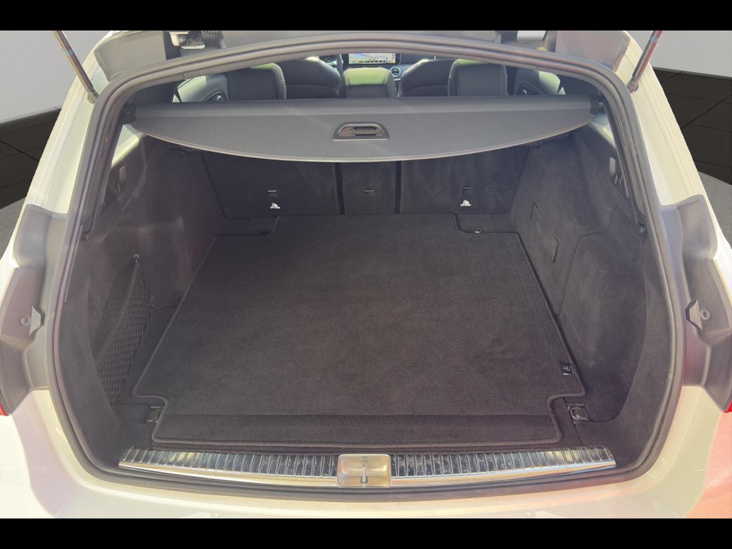 Image MERCEDES-BENZ Classe E Break 220 d 200+20ch AMG Line 9G-Tronic