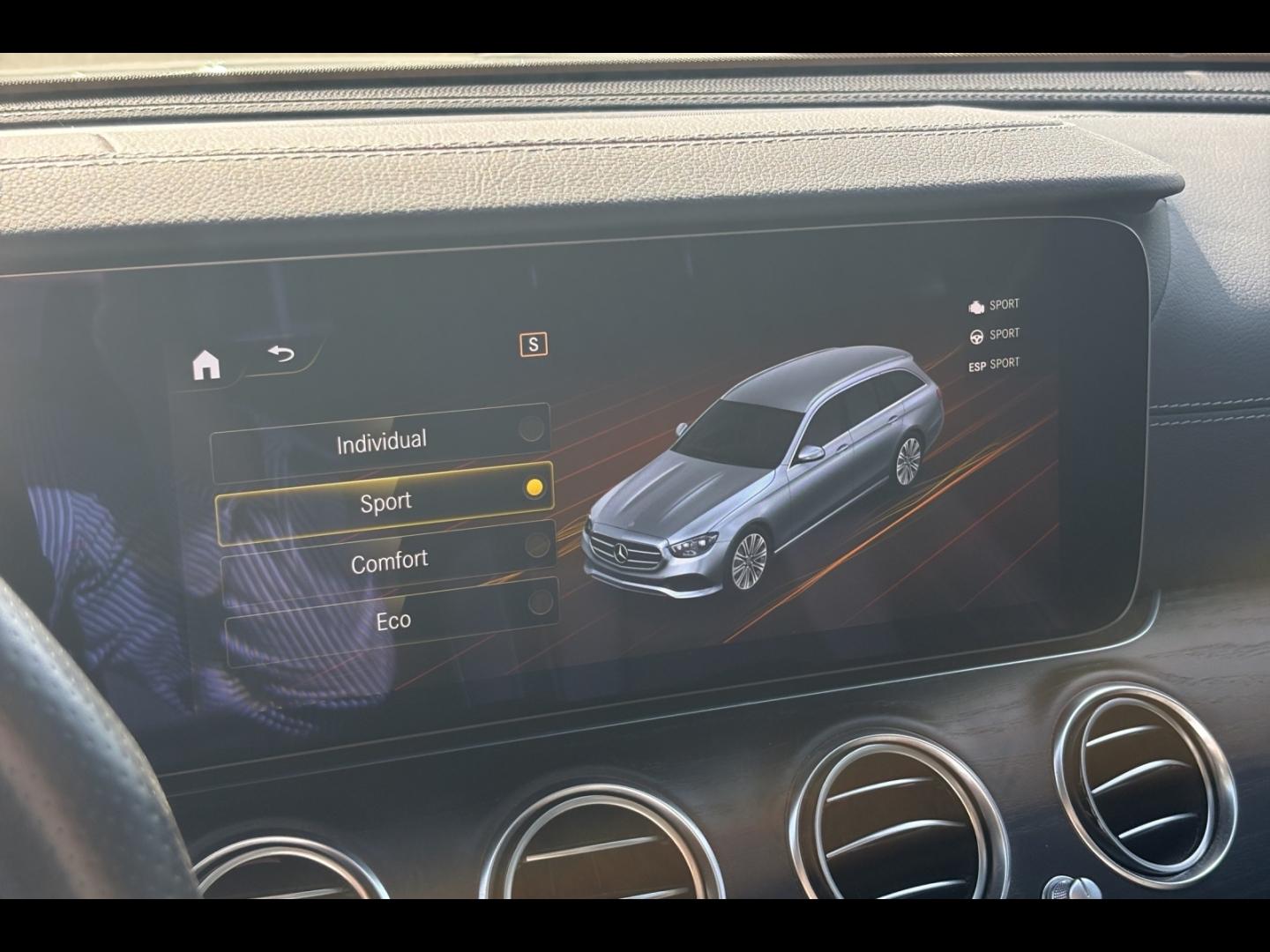 Image MERCEDES-BENZ Classe E Break 220 d 200+20ch AMG Line 9G-Tronic