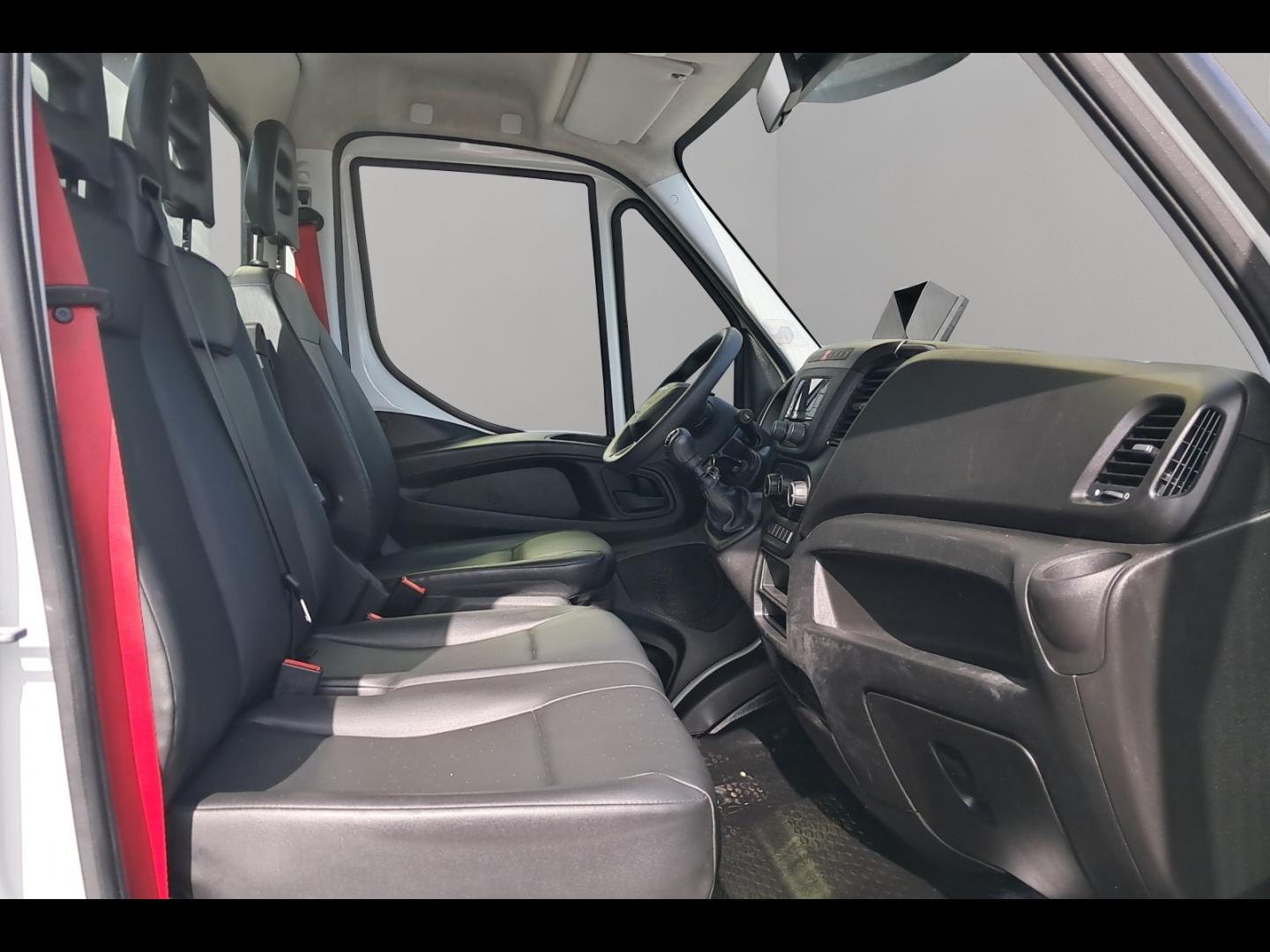 Image IVECO Daily CCb 35C16H empattement 3750 3.0
