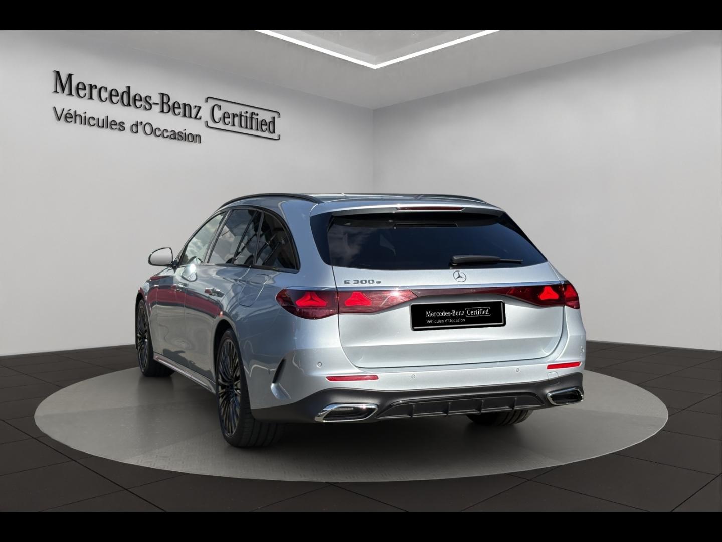 Image MERCEDES-BENZ Classe E Break 300 e 204+129ch AMG Line 9G-Tronic