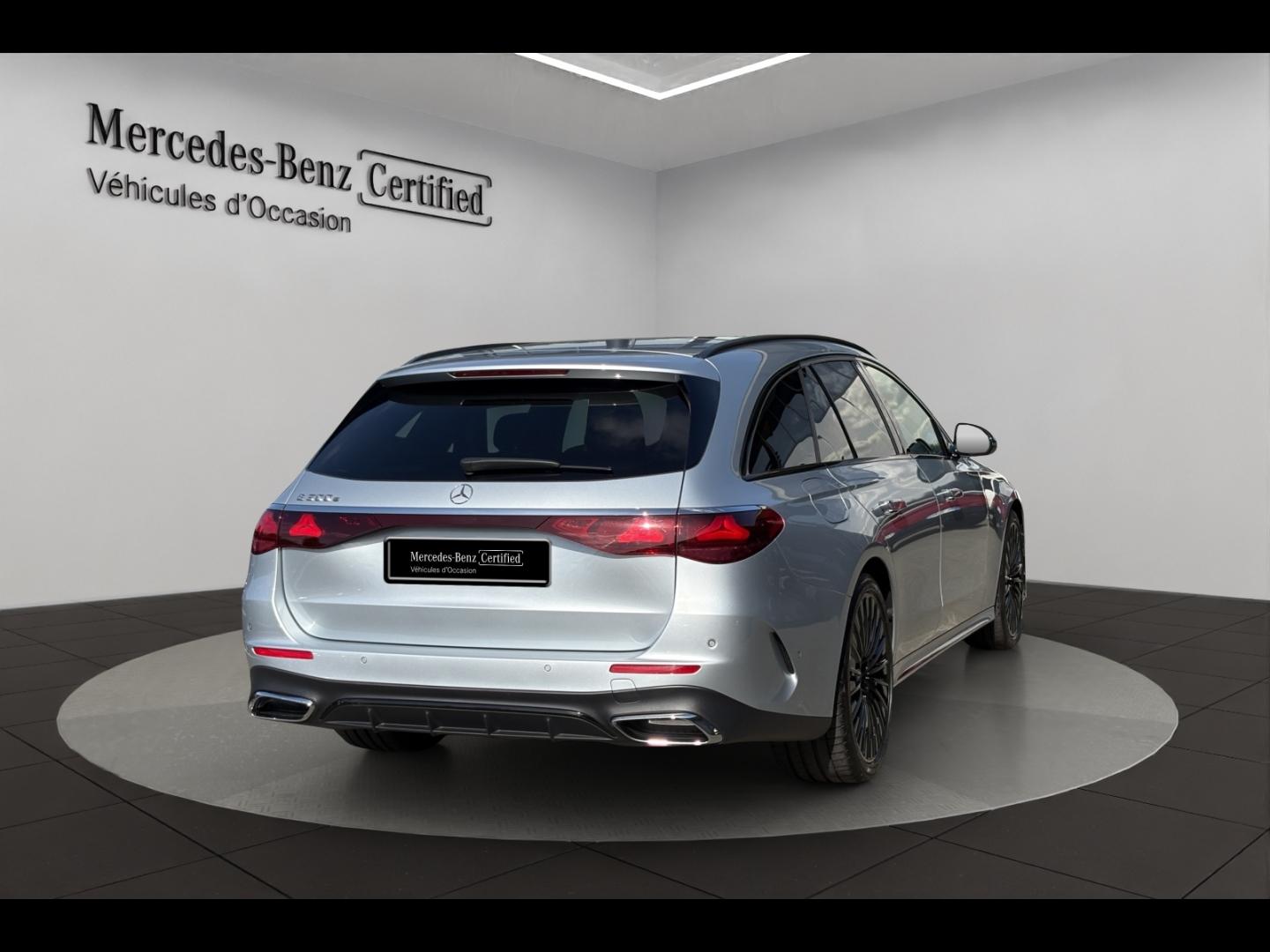 Image MERCEDES-BENZ Classe E Break 300 e 204+129ch AMG Line 9G-Tronic