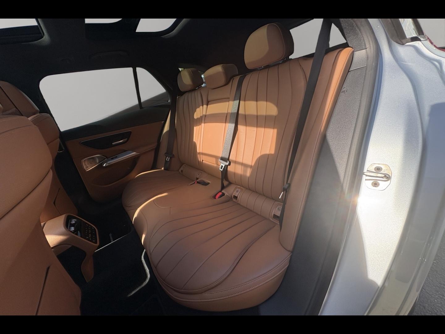 Image MERCEDES-BENZ Classe E Break 300 e 204+129ch AMG Line 9G-Tronic