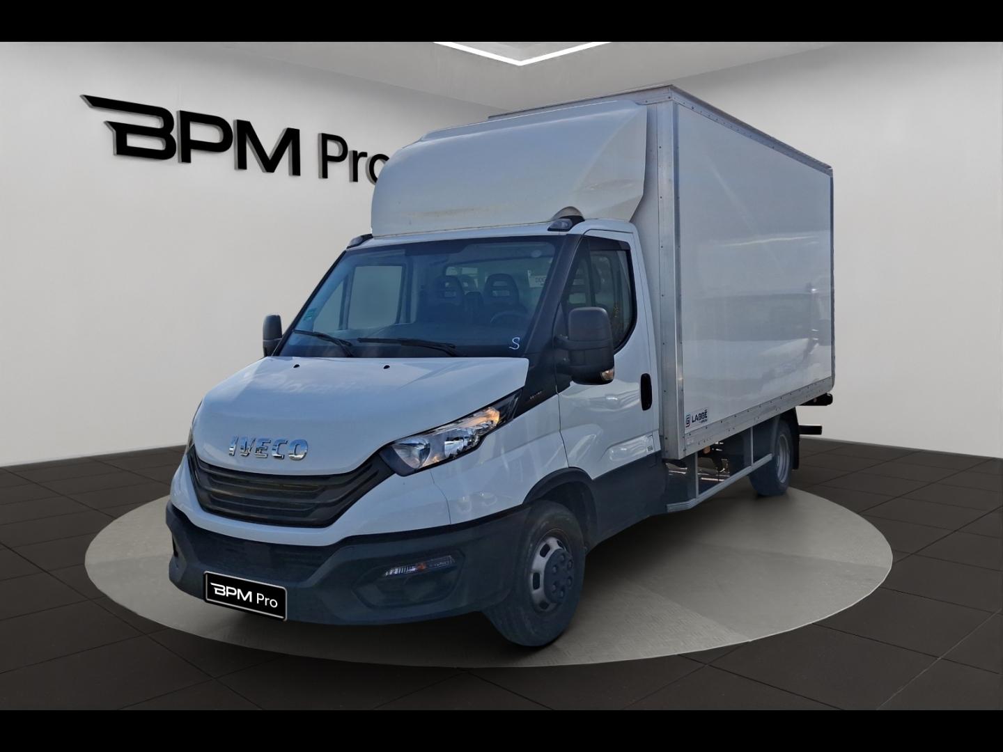 Photo IVECO Daily CCb 35C16H empattement 4100 3.0L Caisse et Hayon