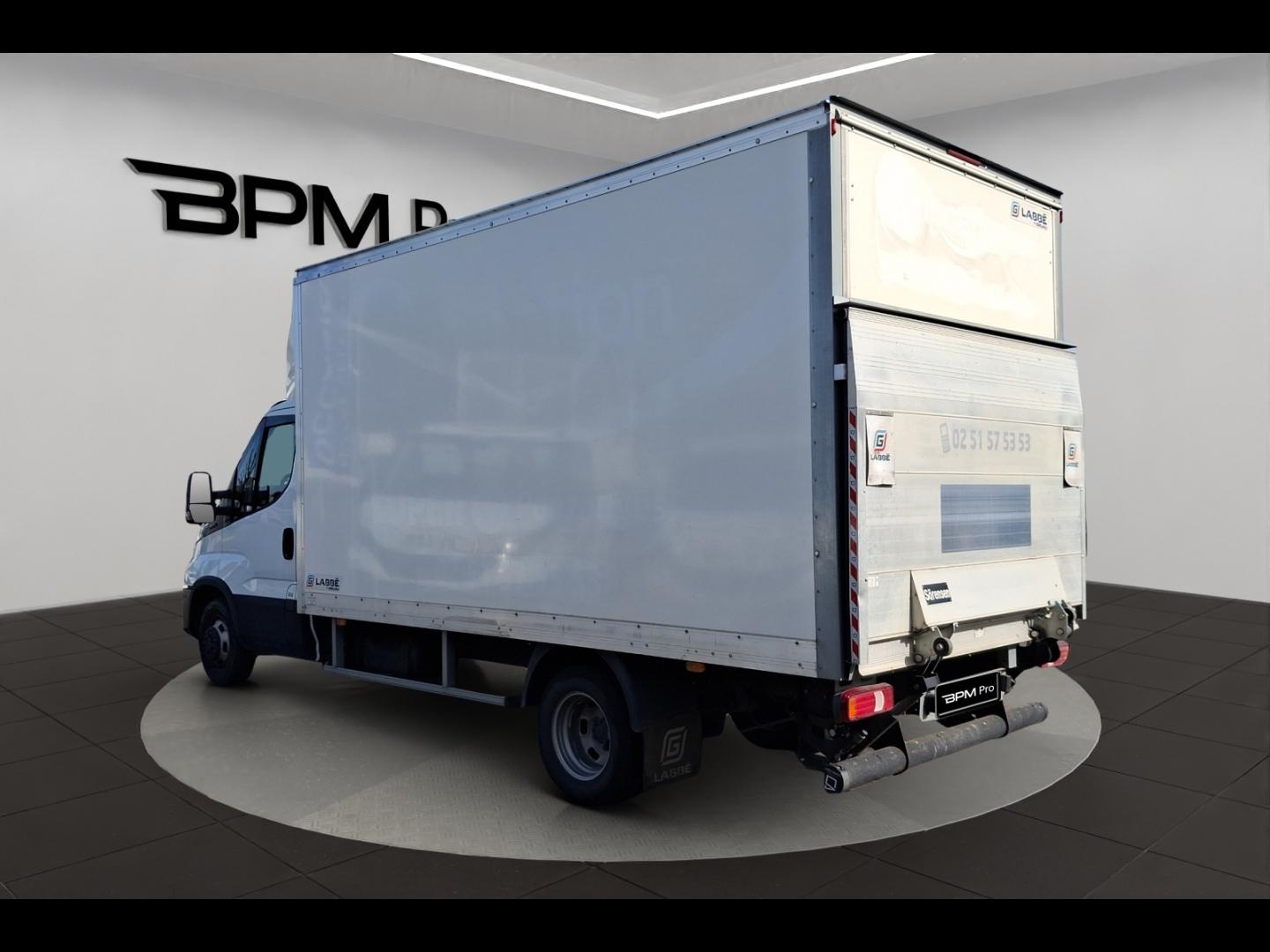 Image IVECO Daily CCb 35C16H empattement 4100 3.0L Caisse et Hayon