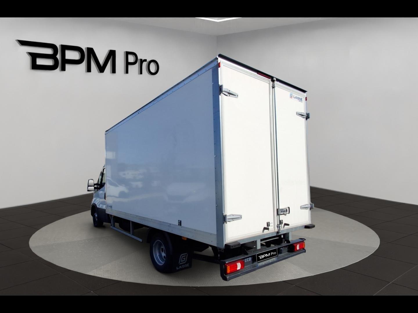 Image IVECO Daily CCb 35C16H empattement 4100 3.0L Caisse 2 portes arrières