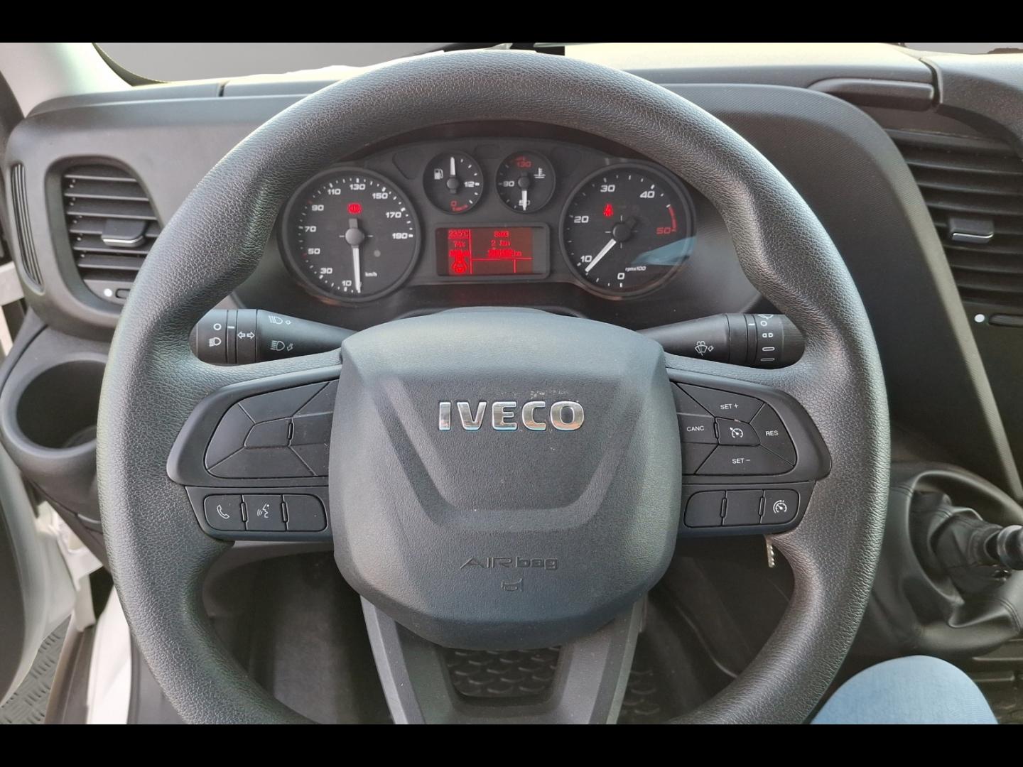 Image IVECO Daily CCb 35C16H empattement 4100 3.0L Caisse 2 portes arrières