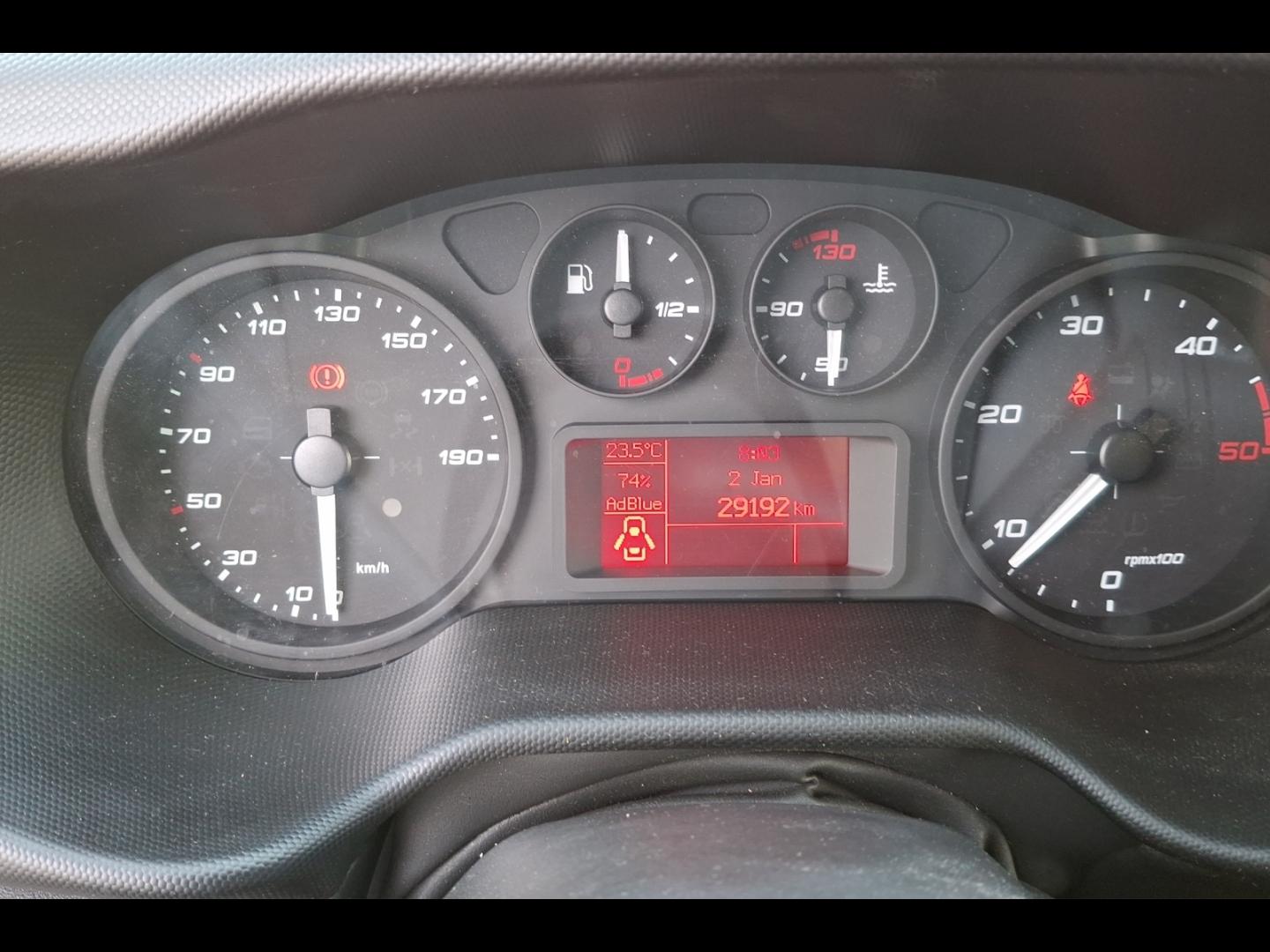 Image IVECO Daily CCb 35C16H empattement 4100 3.0L Caisse 2 portes arrières