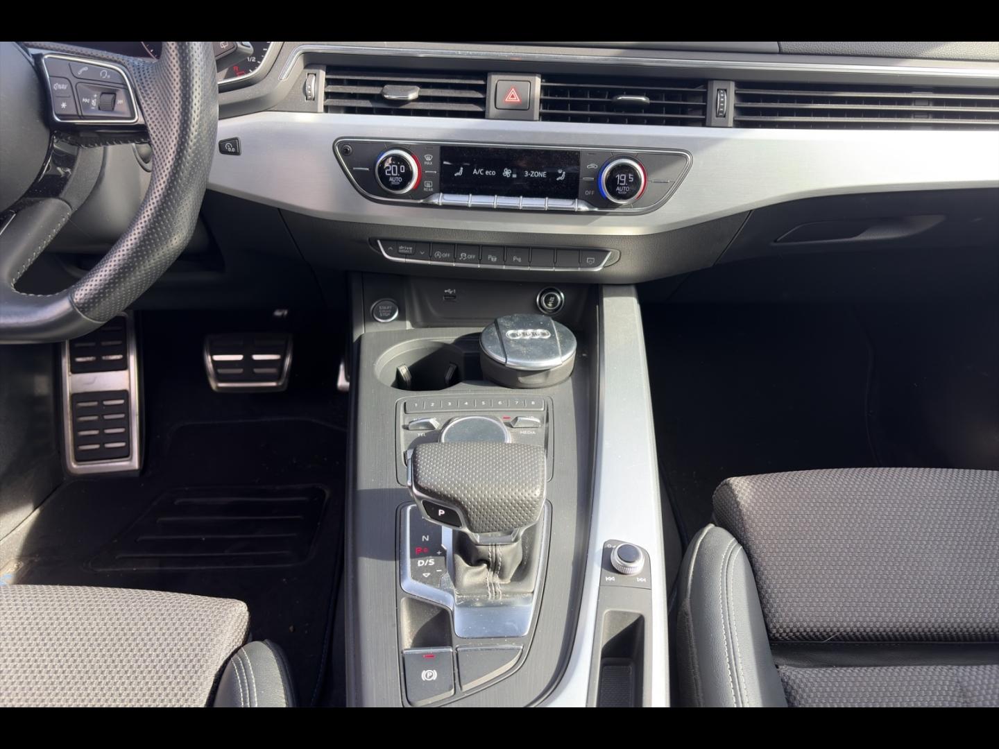 Image AUDI A4 Avant 2.0 TDI 150ch S line S tronic 7