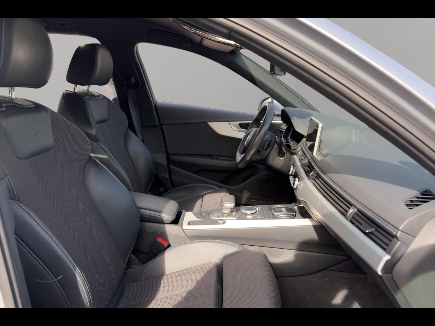 Image AUDI A4 Avant 2.0 TDI 150ch S line S tronic 7