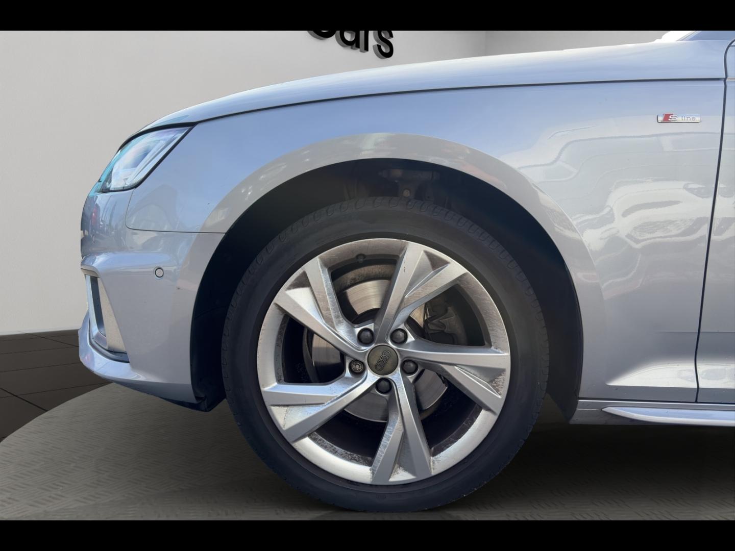 Image AUDI A4 Avant 2.0 TDI 150ch S line S tronic 7