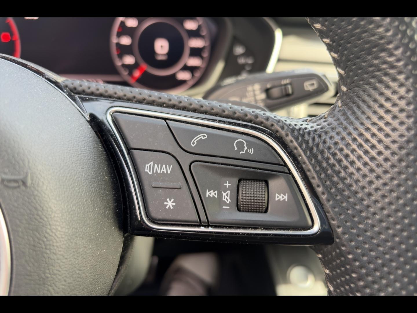 Image AUDI A4 Avant 2.0 TDI 150ch S line S tronic 7