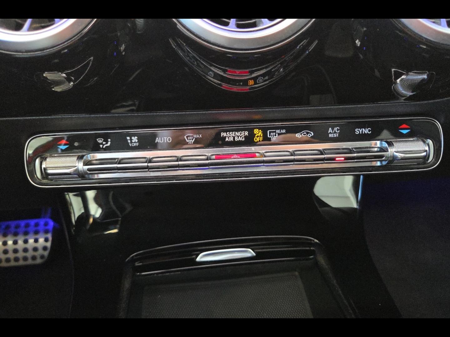 Image MERCEDES-BENZ Classe A 180 d 116ch AMG Line 7G-DCT