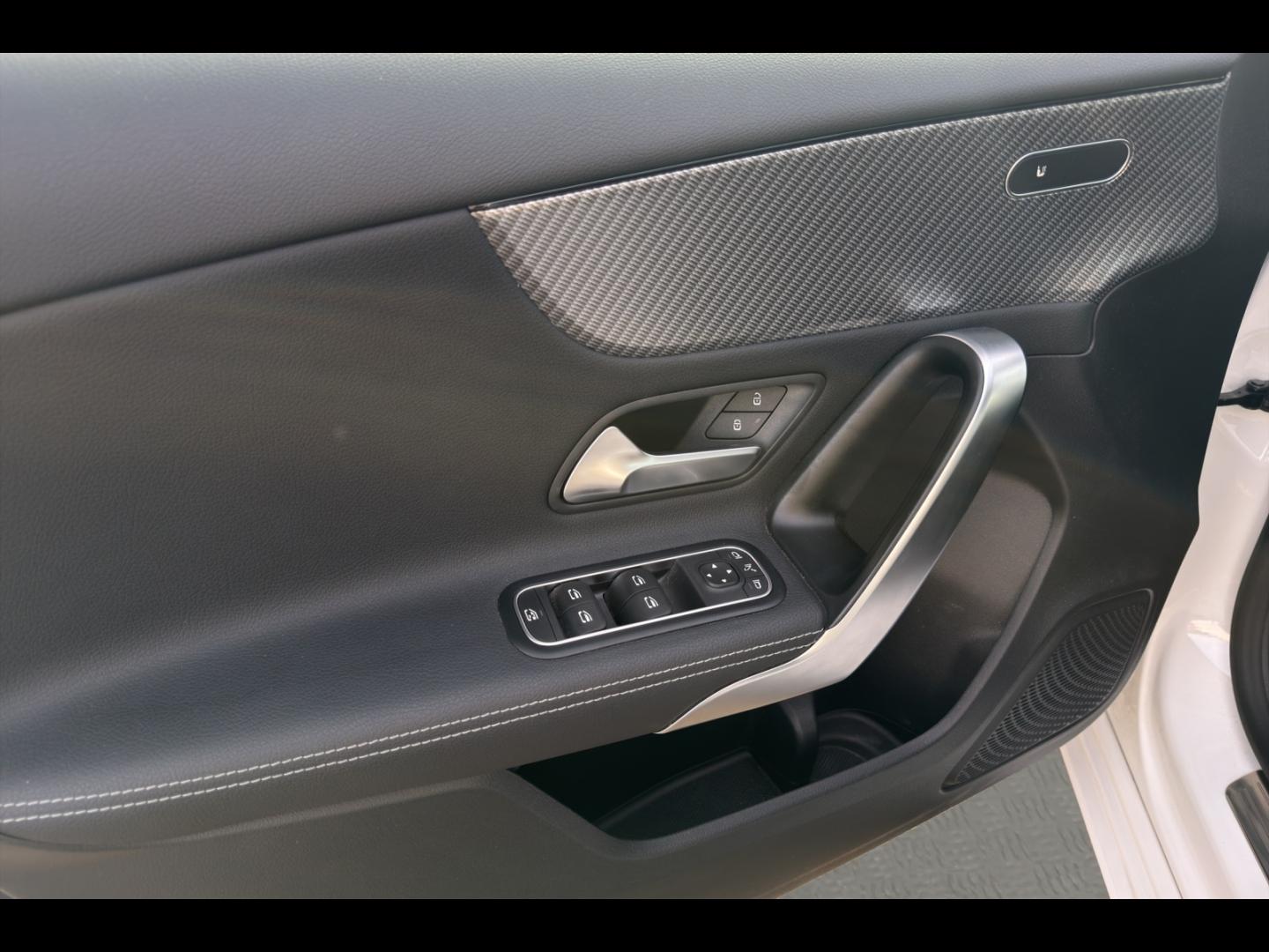 Image MERCEDES-BENZ Classe A 180 d 116ch Progressive Line 8G-DCT