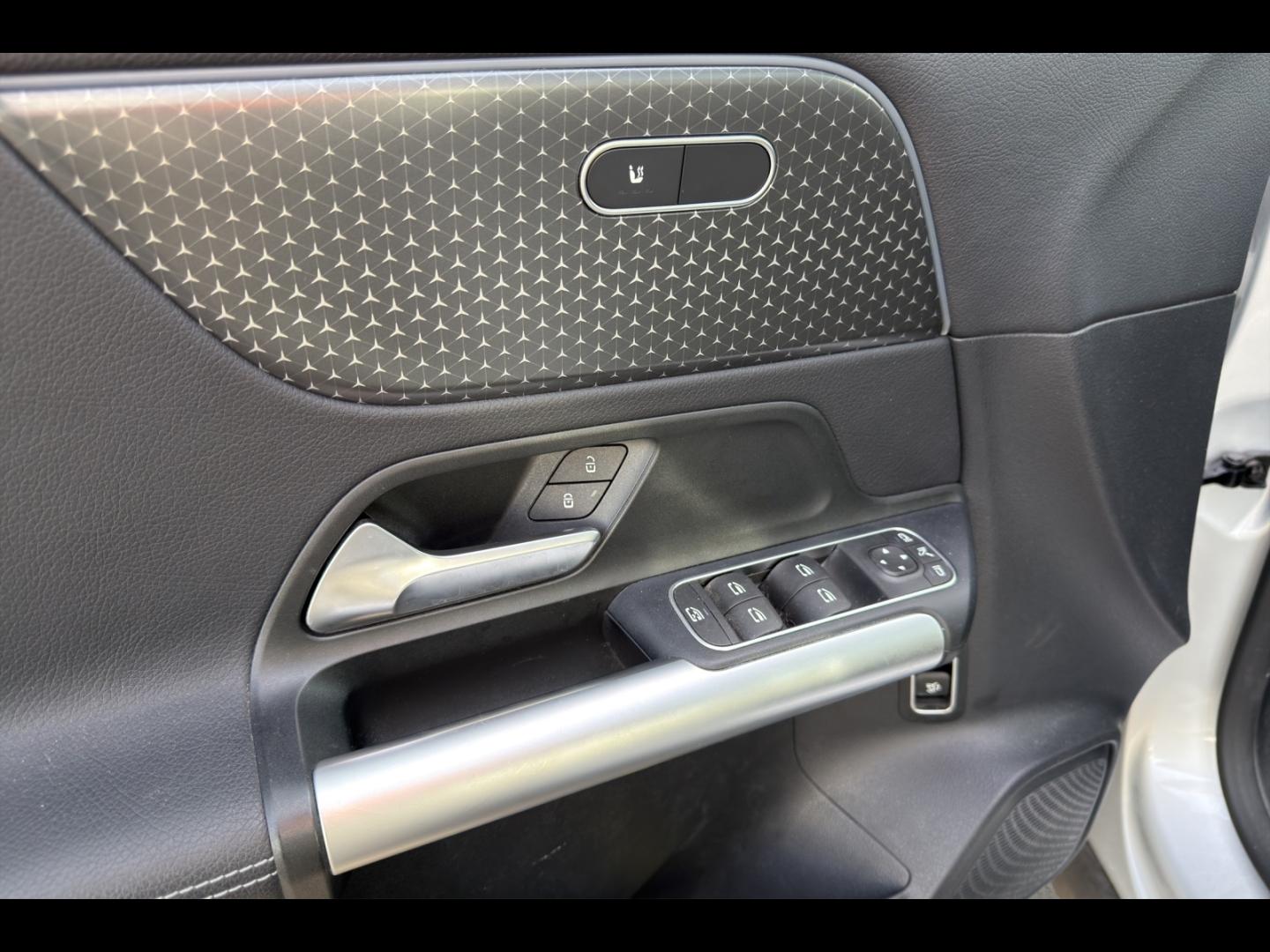 Image MERCEDES-BENZ GLA 200 d 150ch Business Line 8G-DCT