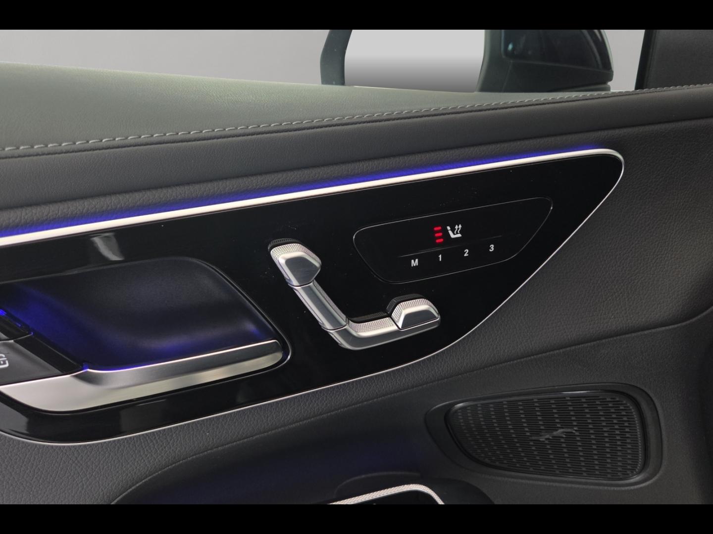 Image MERCEDES-BENZ GLC 300 e Hybrid 313ch AMG Line 4Matic 9G-Tronic