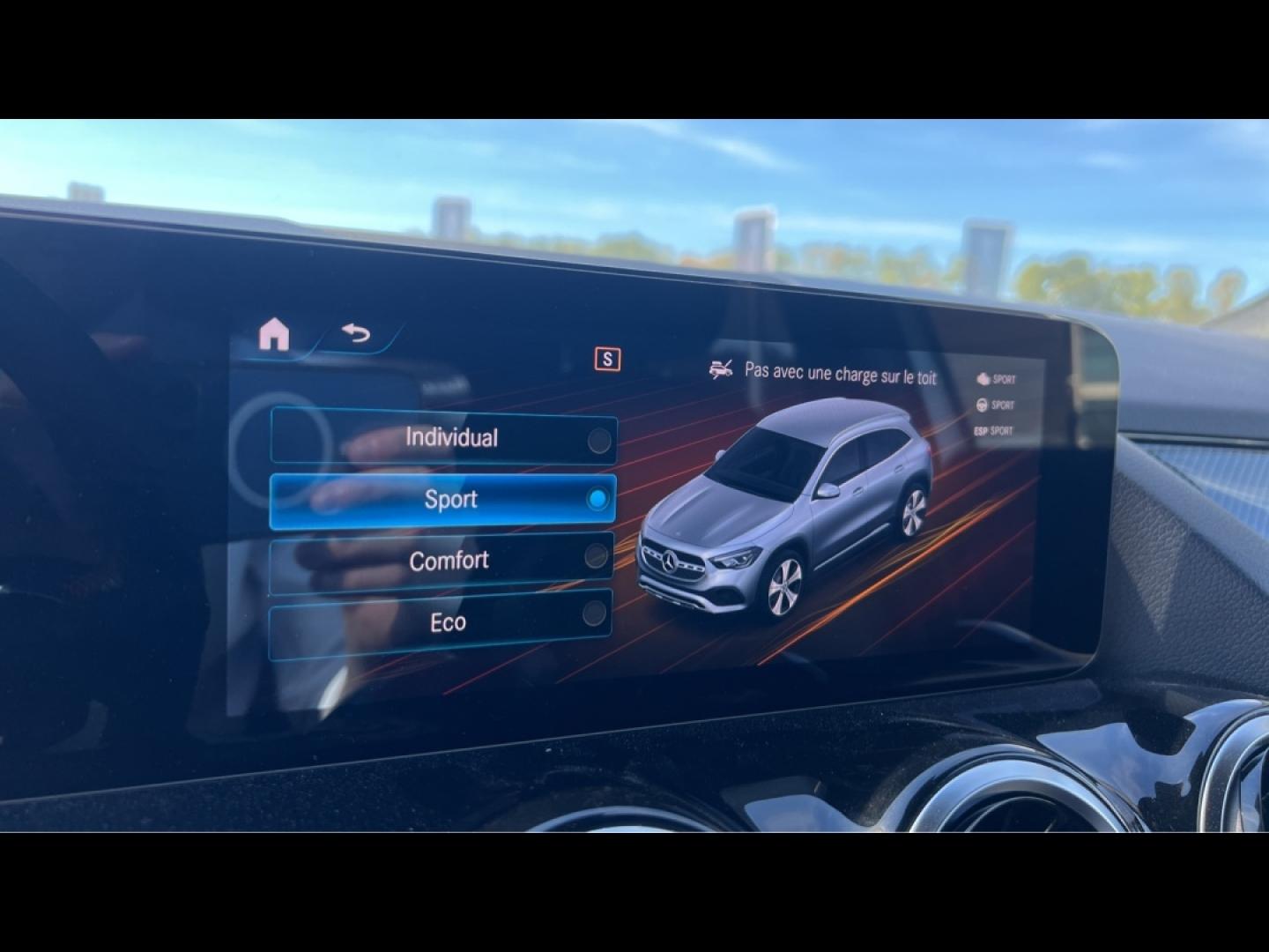 Image MERCEDES-BENZ GLA 200 d 150ch AMG Line 8G-DCT