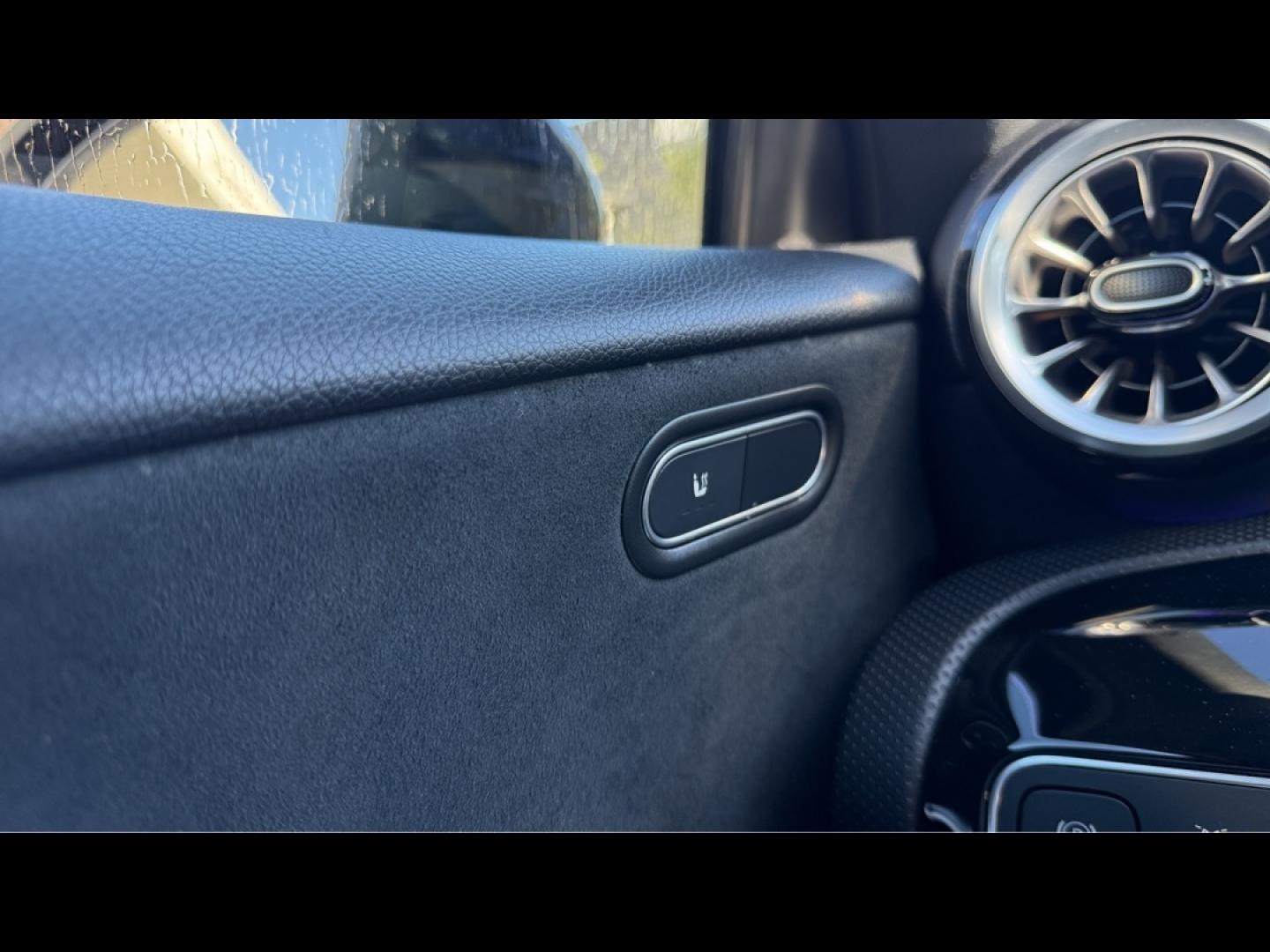 Image MERCEDES-BENZ Classe A 250 e hybride rechargeable 218ch AMG Line 8G-DCT