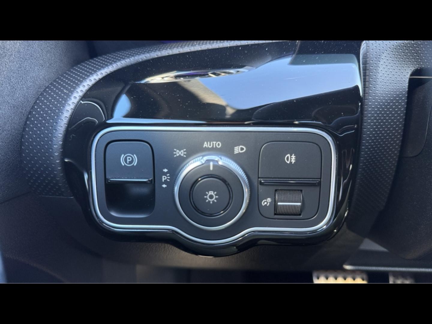 Image MERCEDES-BENZ Classe A 250 e hybride rechargeable 218ch AMG Line 8G-DCT