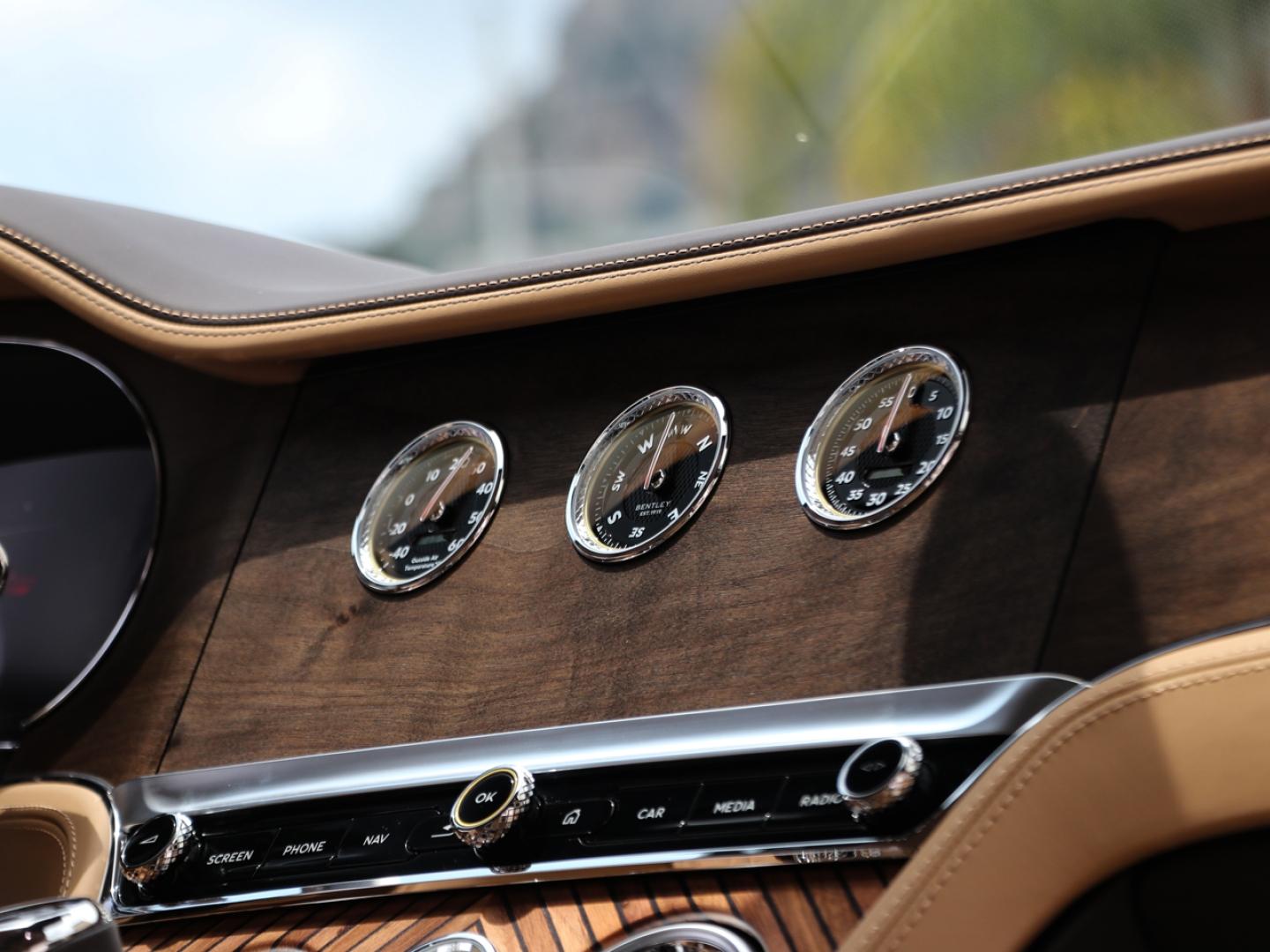 Image BENTLEY CONTINENTAL GT Azure V8 4.0 Hybrid 680ch