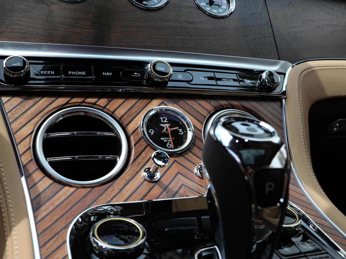 Image BENTLEY CONTINENTAL GT Azure V8 4.0 Hybrid 680ch