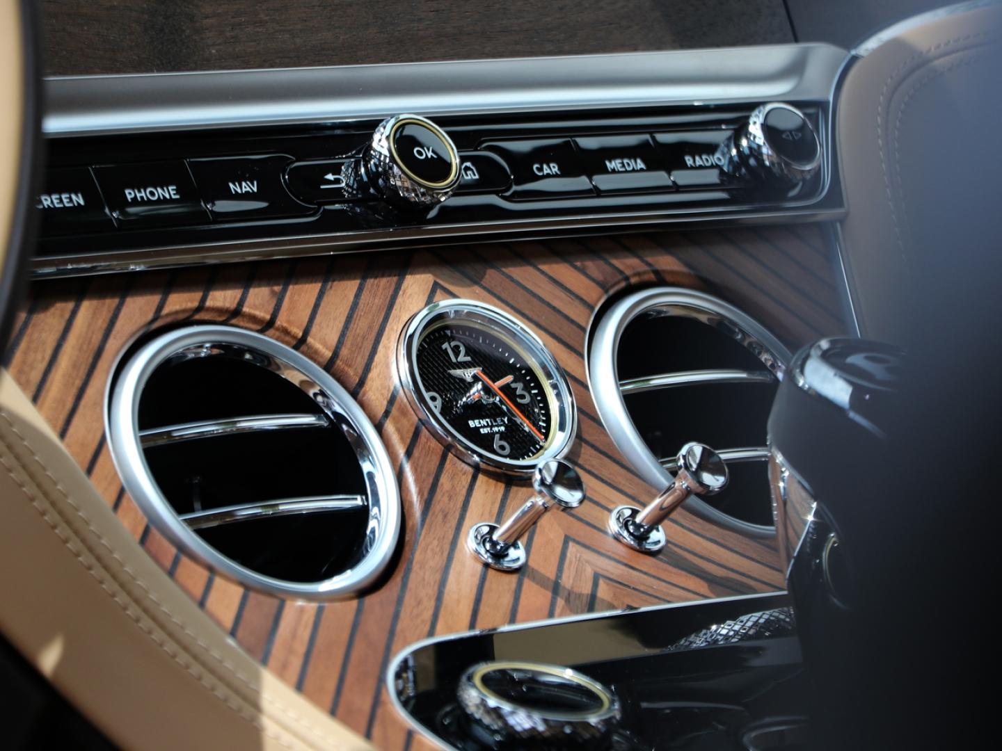 Image BENTLEY CONTINENTAL GT Azure V8 4.0 Hybrid 680ch