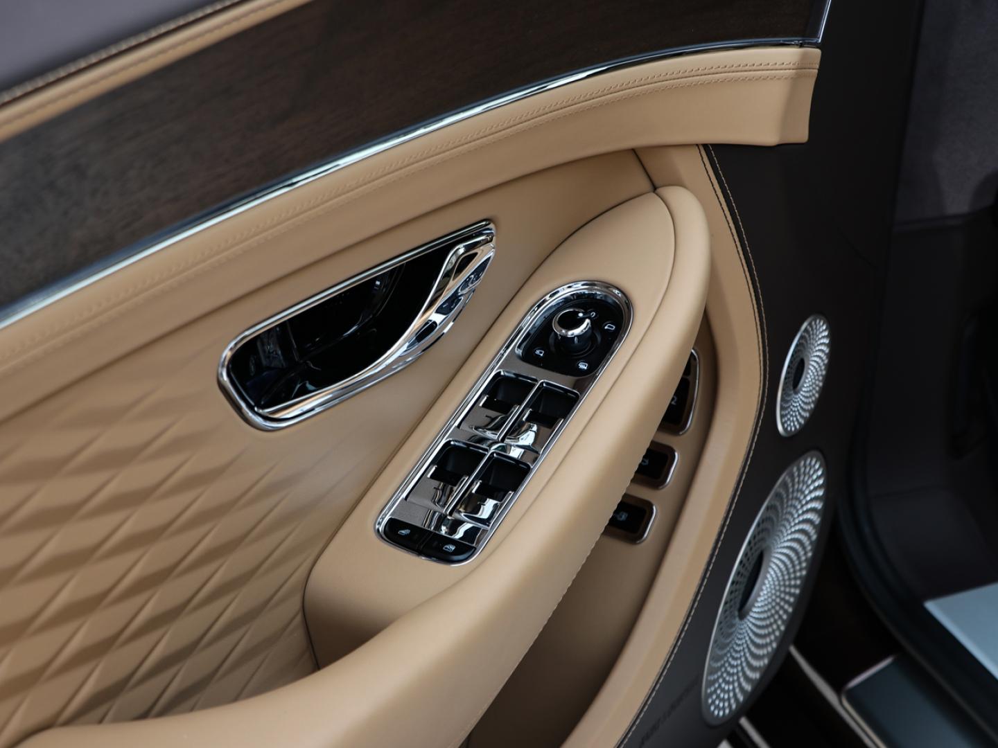 Image BENTLEY CONTINENTAL GT Azure V8 4.0 Hybrid 680ch